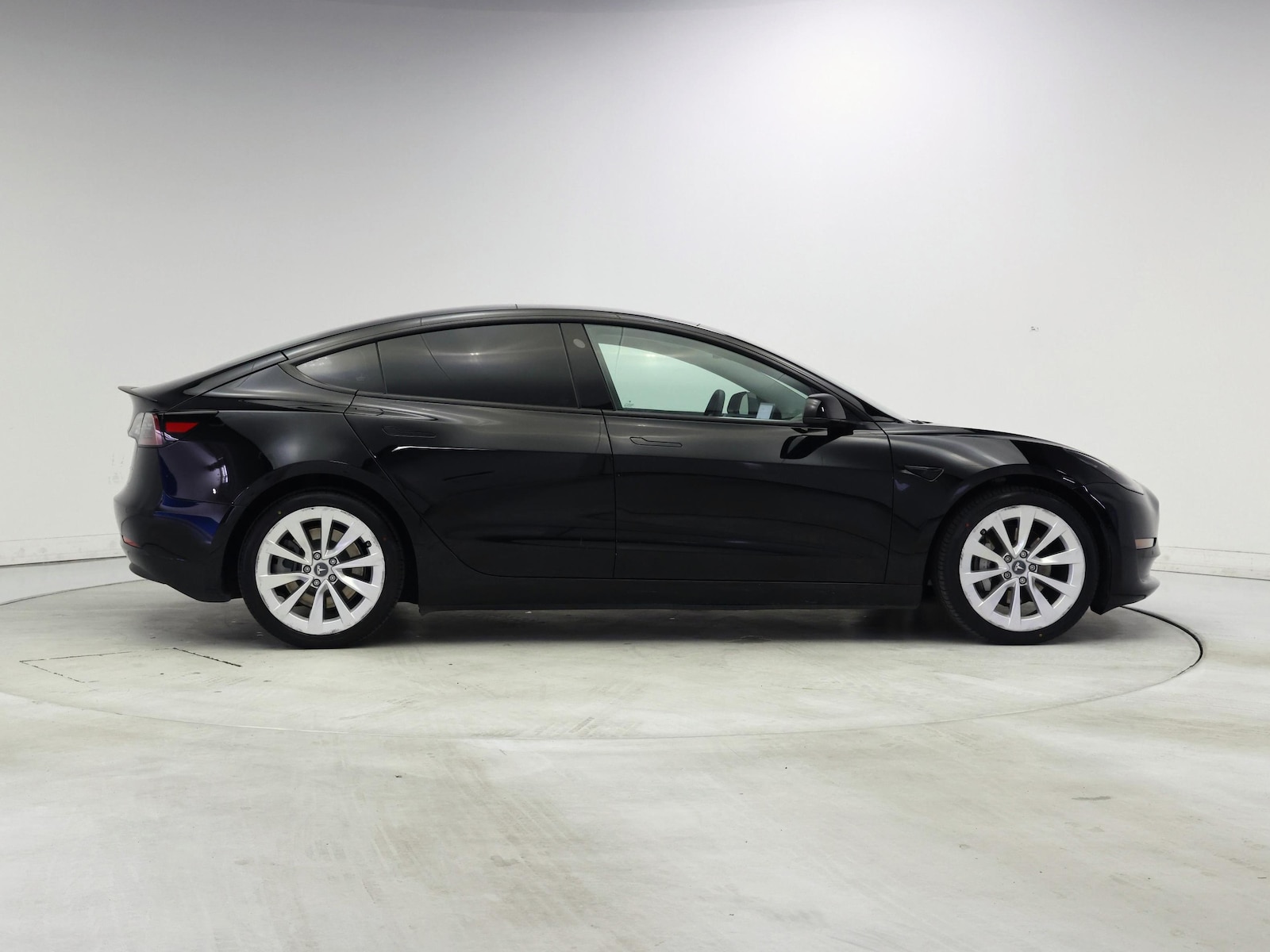 2022 Tesla Model 3 Long Range - Photo 8
