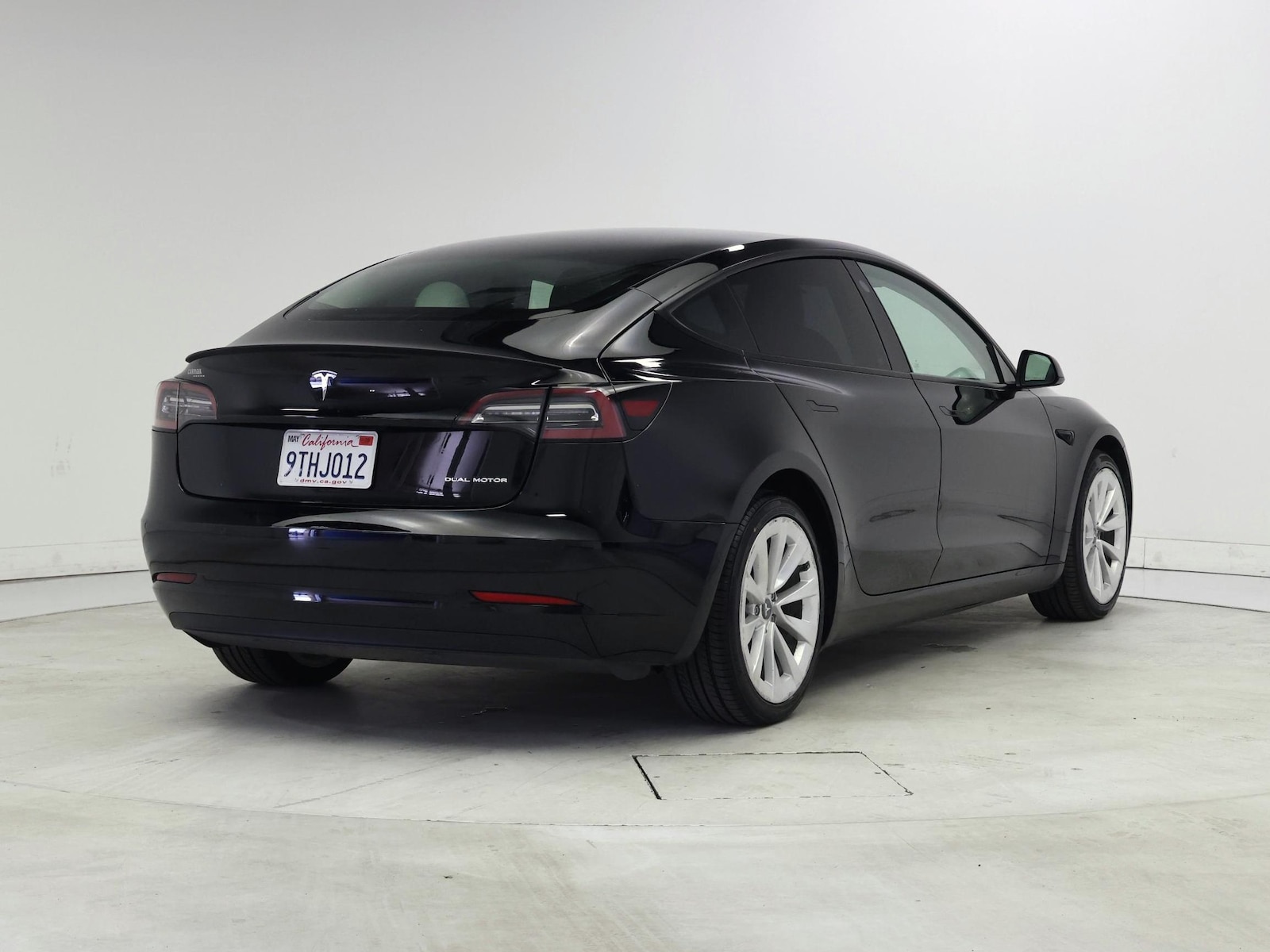 2022 Tesla Model 3 Long Range - Photo 9
