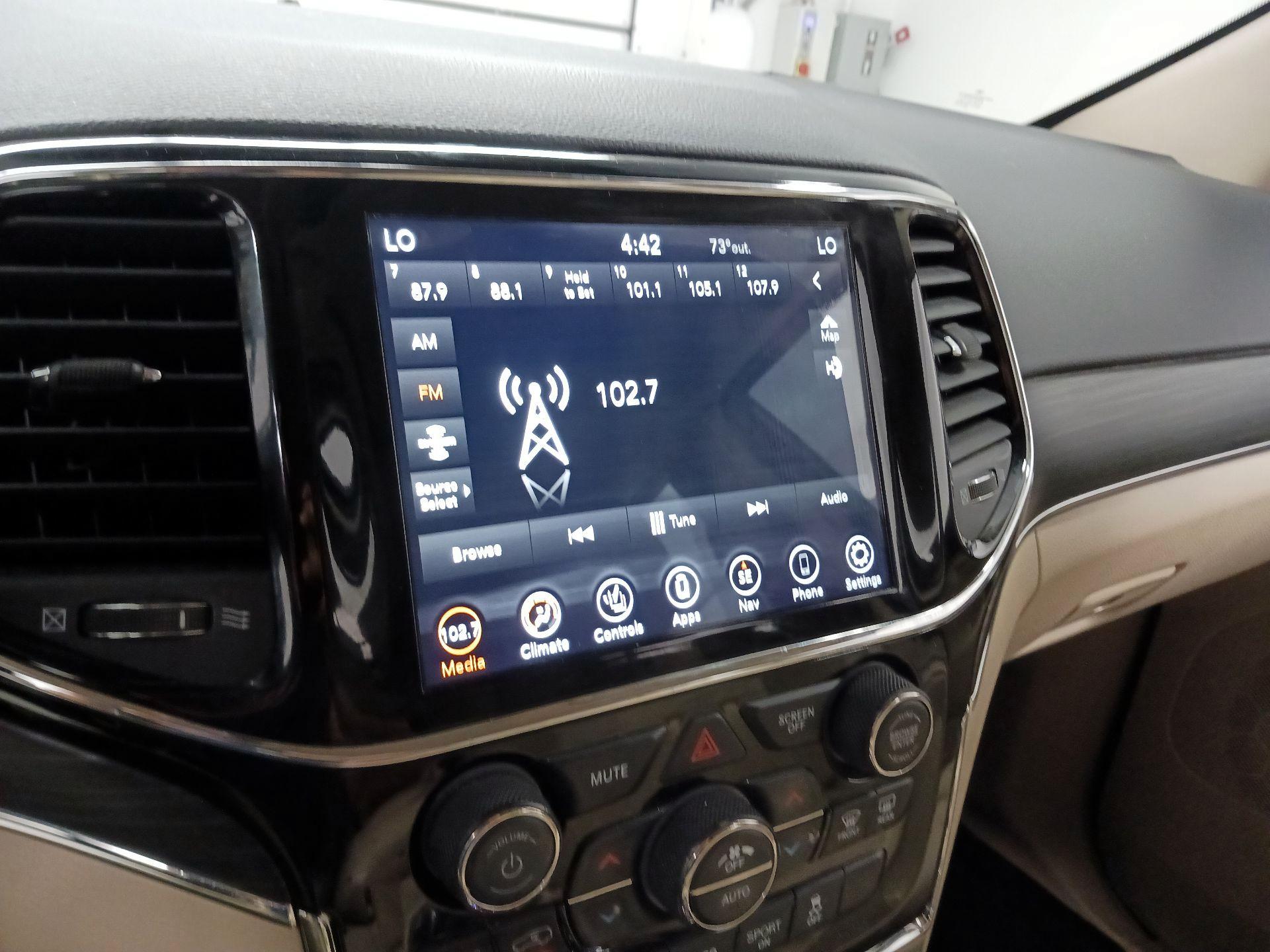 Thumbnail: 2020 Jeep Grand Cherokee - 14