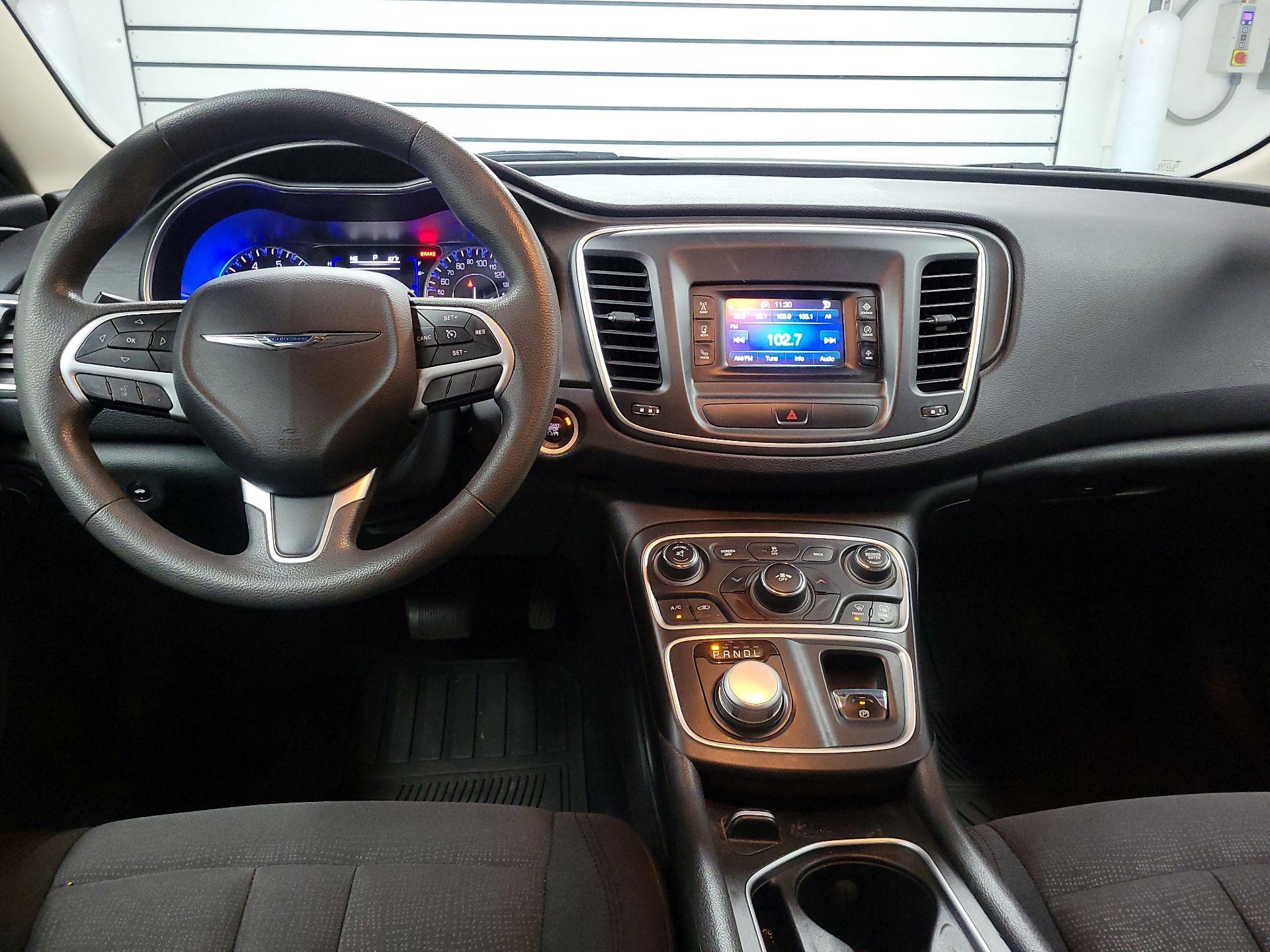 Thumbnail: 2015 Chrysler 200 - 9