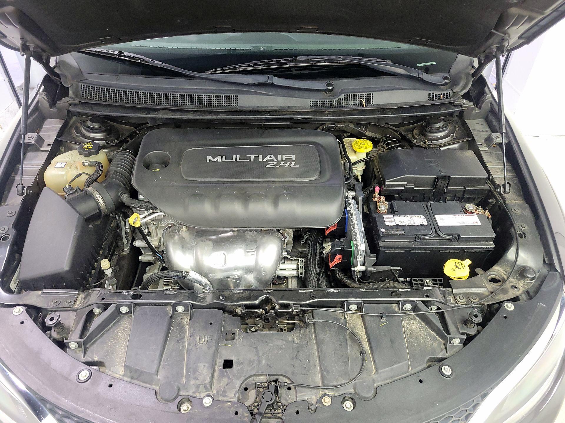 Thumbnail: 2015 Chrysler 200 - 19