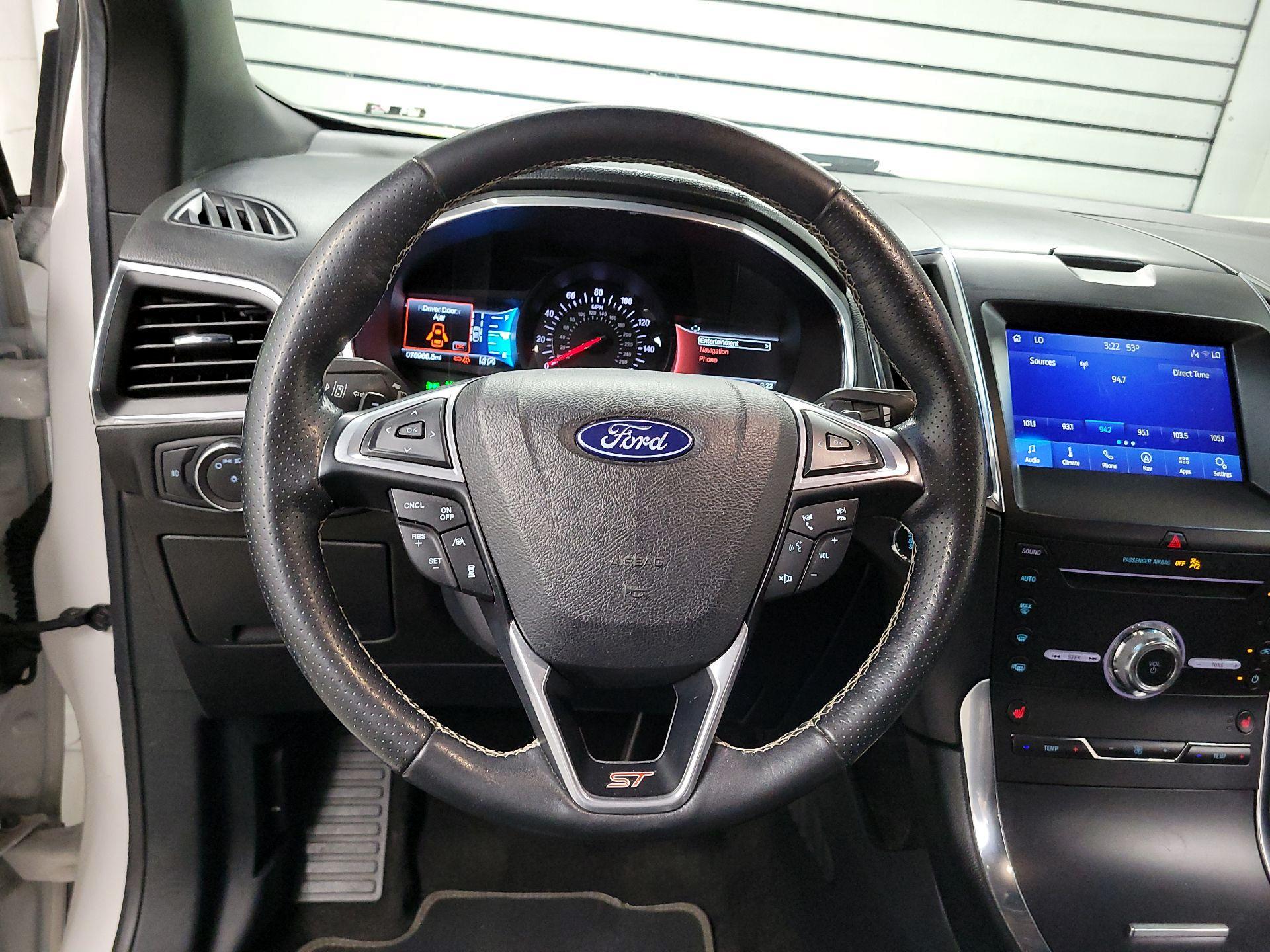 Thumbnail: 2019 Ford Edge - 10