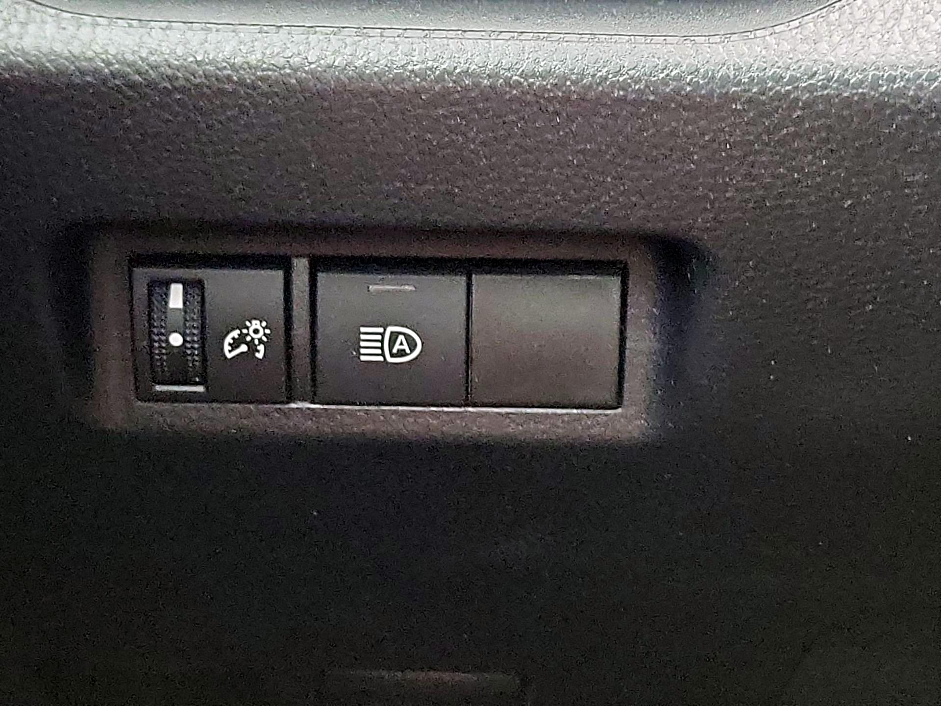 Thumbnail: 2019 Toyota RAV4 - 13