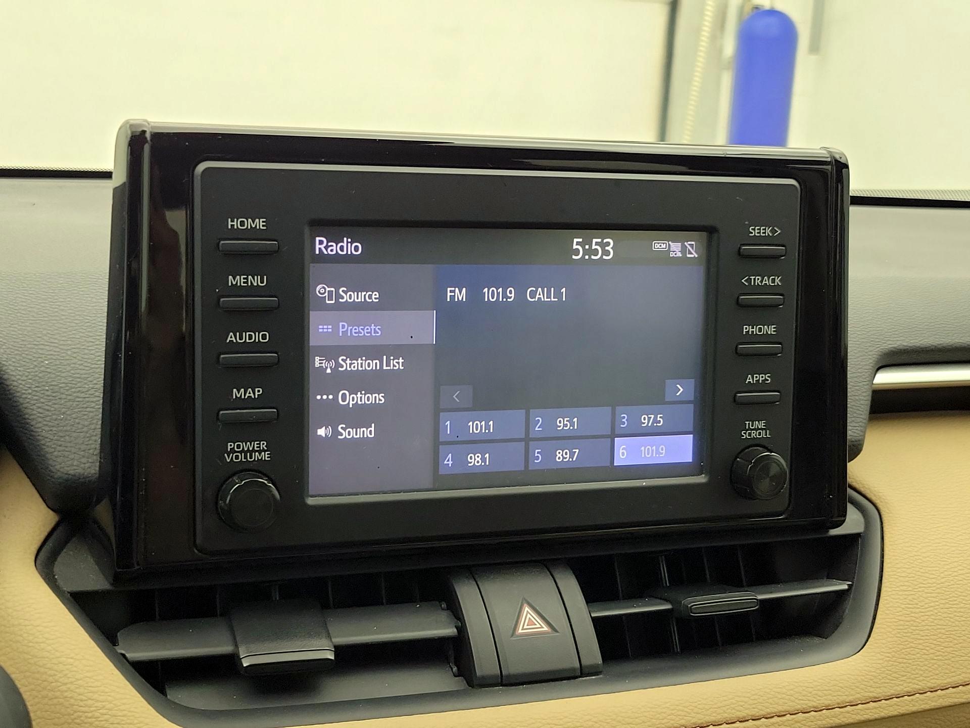 Thumbnail: 2019 Toyota RAV4 - 15