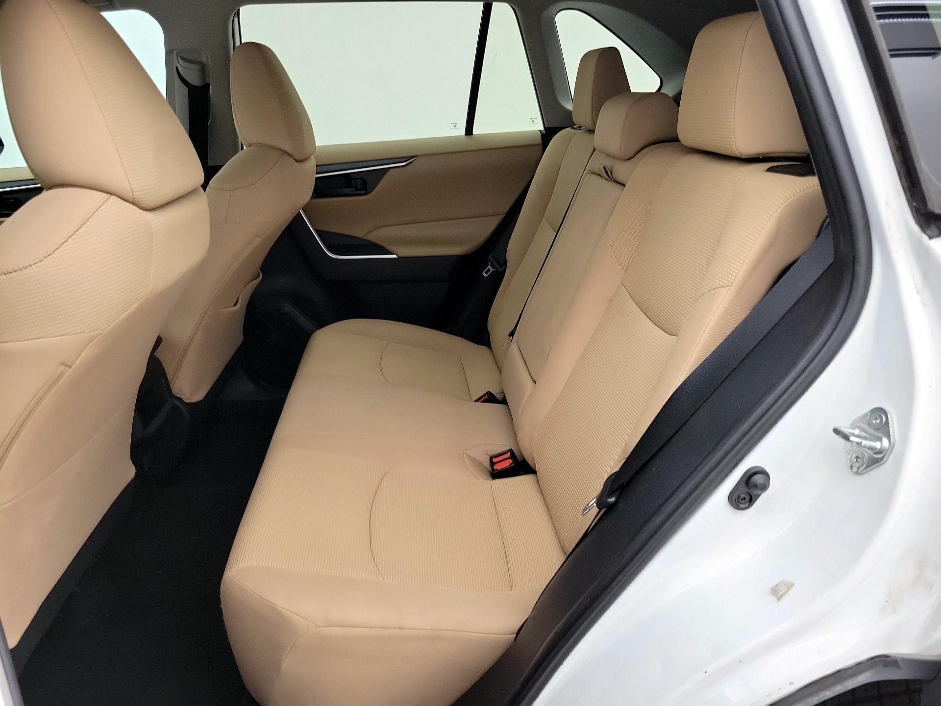 Thumbnail: 2019 Toyota RAV4 - 19