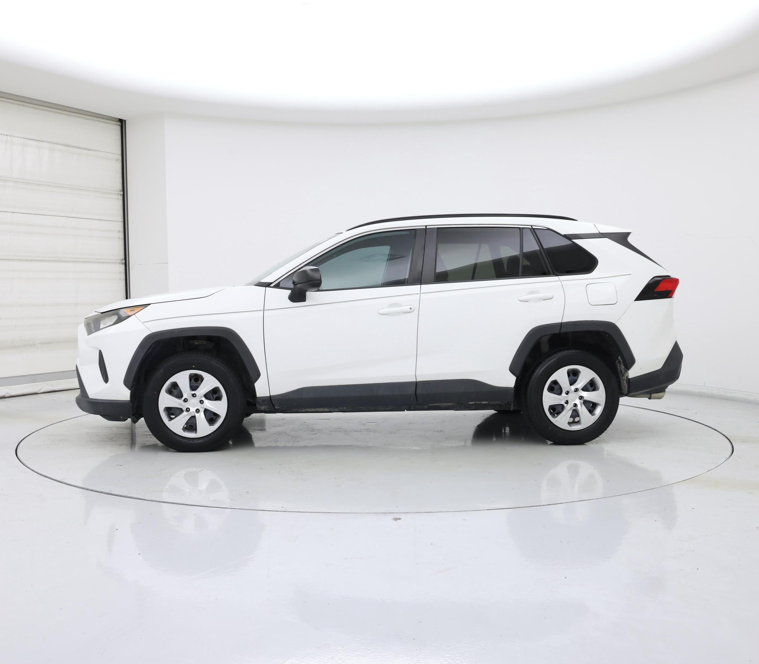 Thumbnail: 2019 Toyota RAV4 - 3