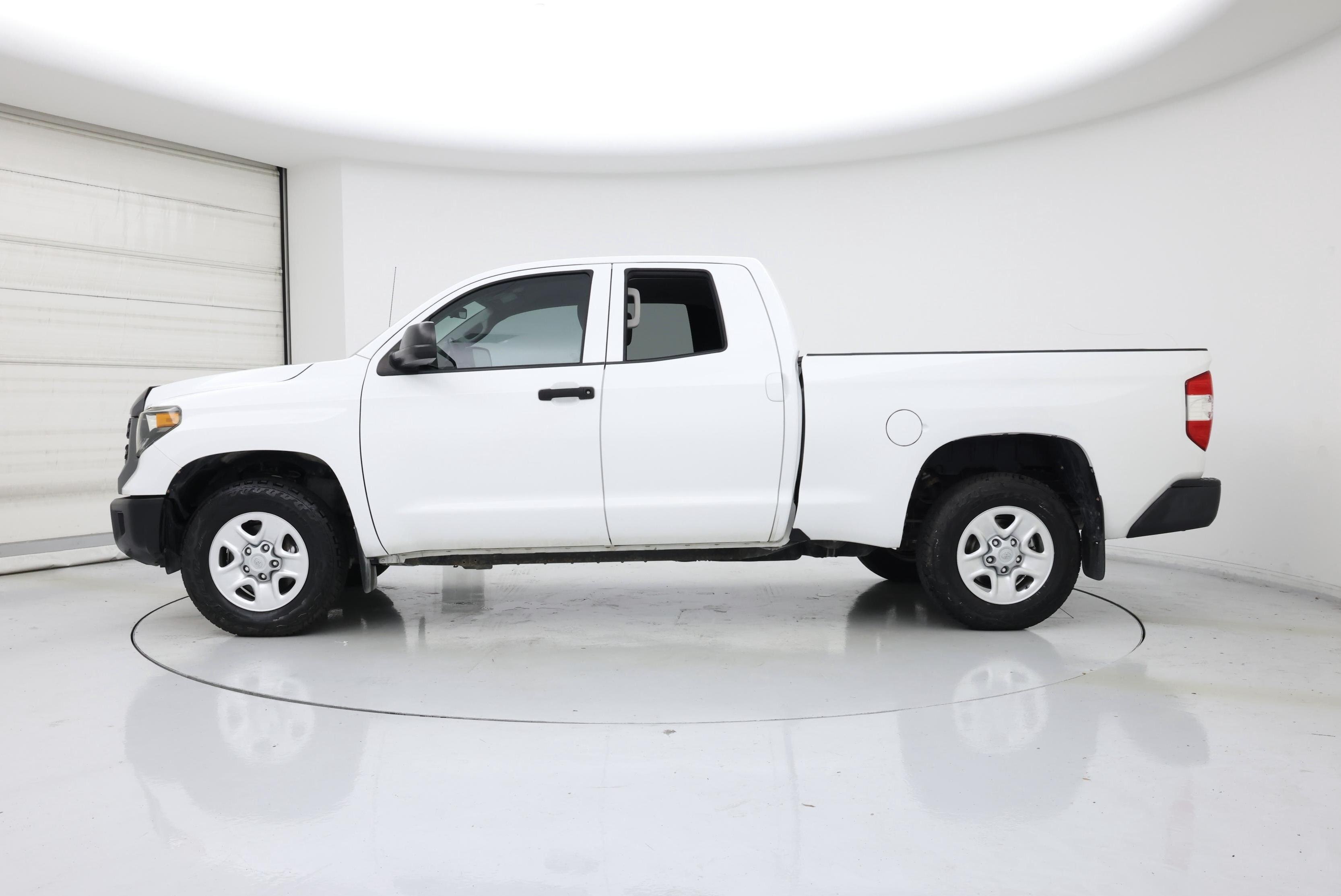 Thumbnail: 2019 Toyota Tundra - 3