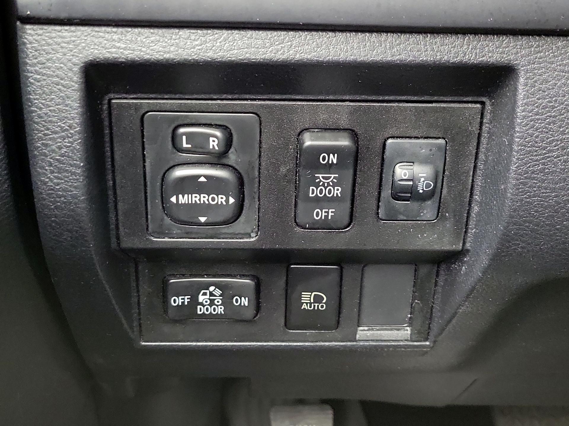 Thumbnail: 2019 Toyota Tundra - 13