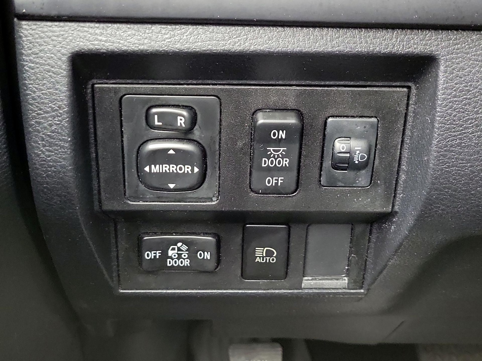 2019 Toyota Tundra SR - Photo 14