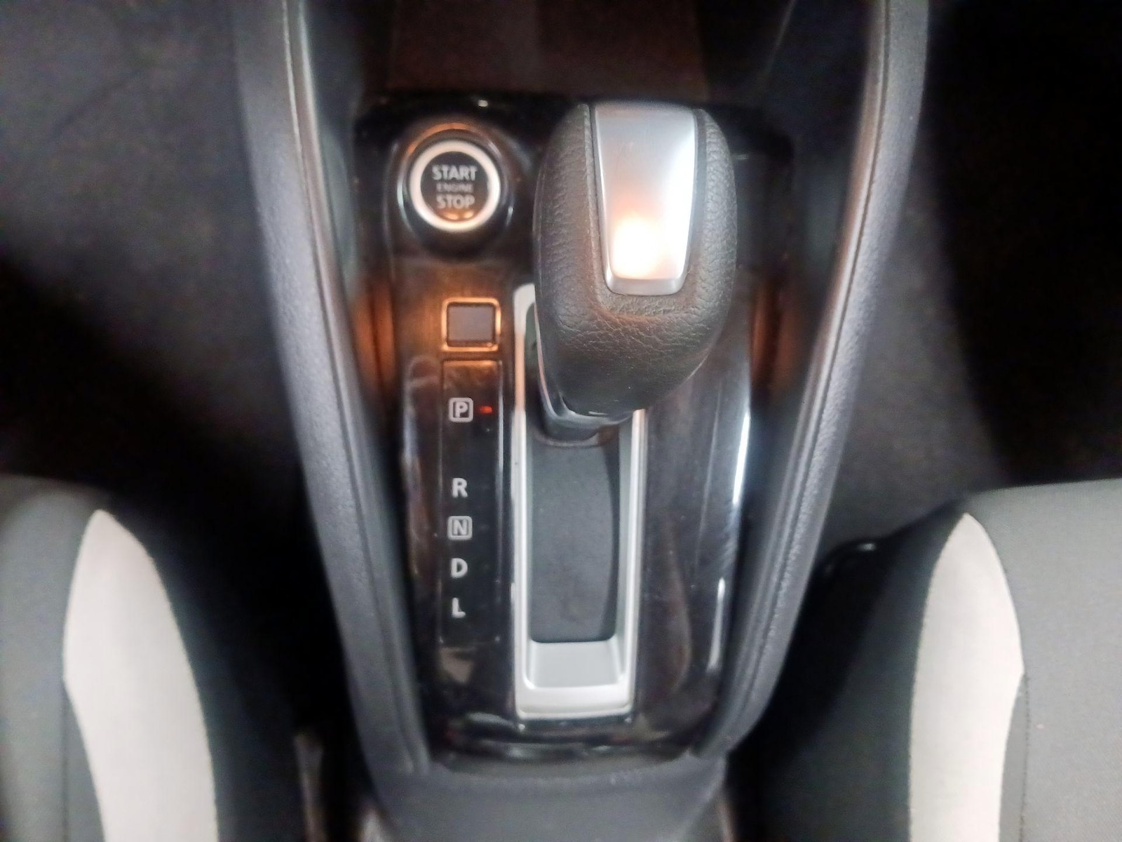2021 Nissan Versa Sedan SV - Photo 15