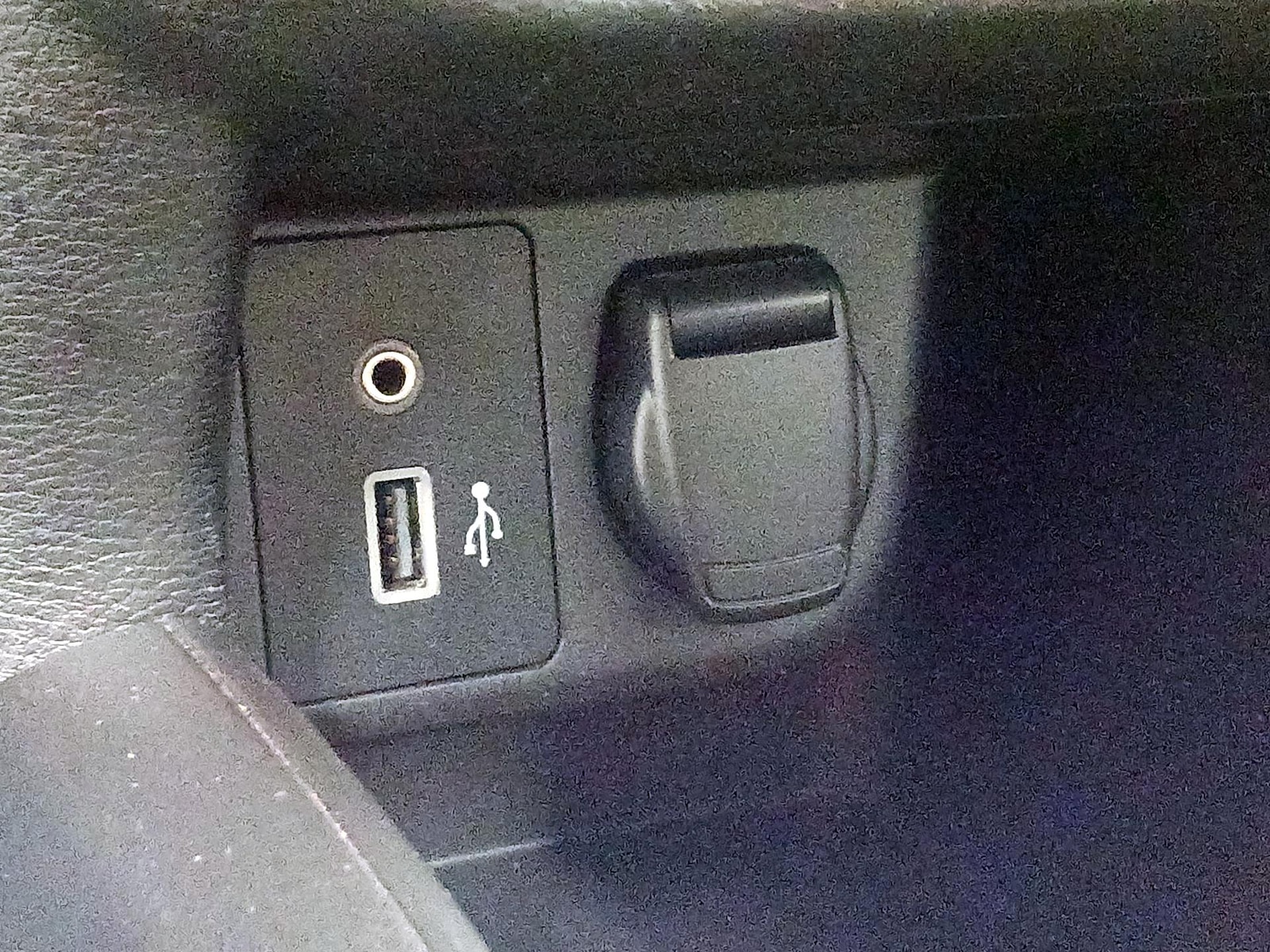 2021 Nissan Versa Sedan SV - Photo 16