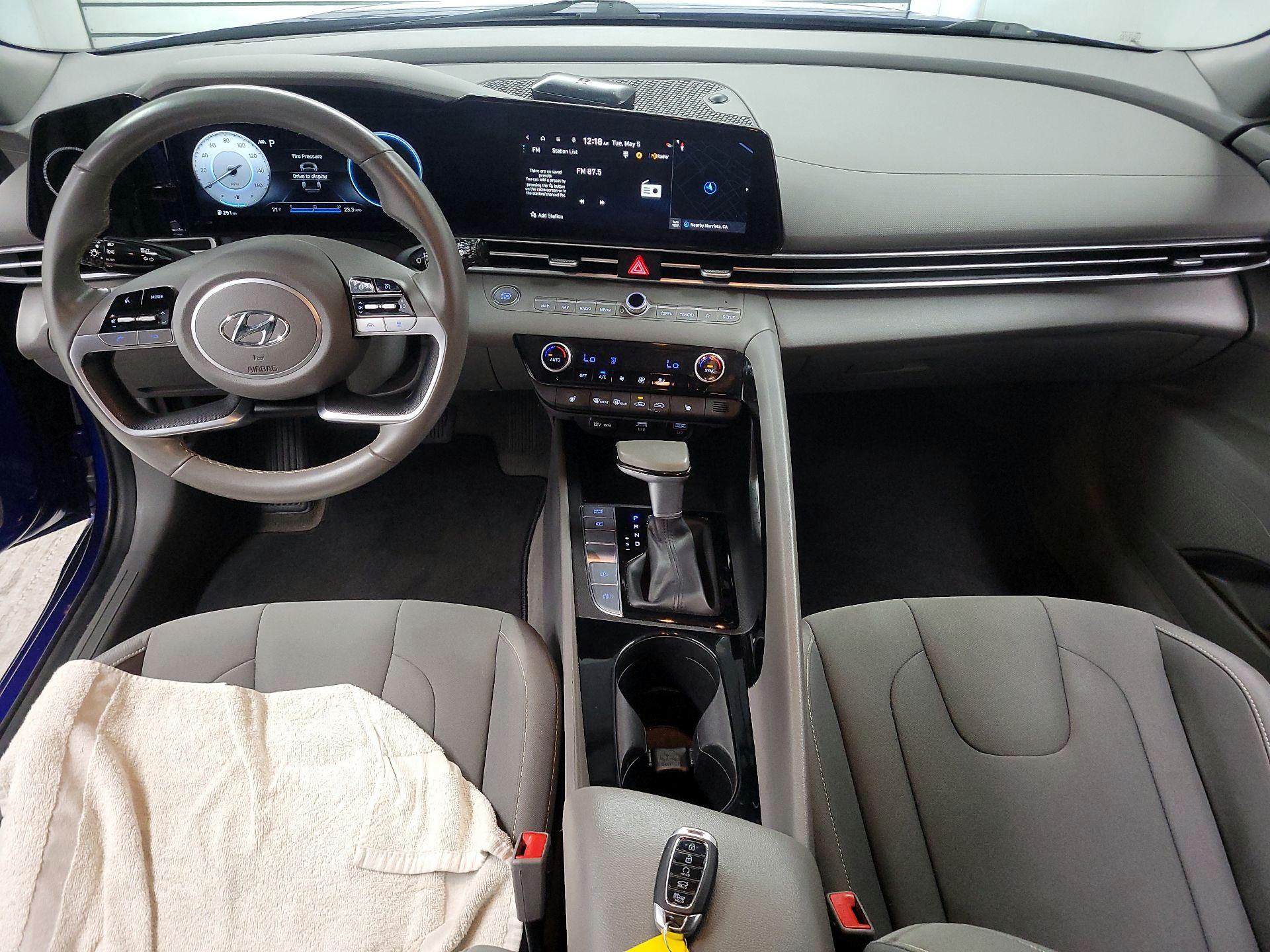 Thumbnail: 2023 Hyundai Elantra - 9