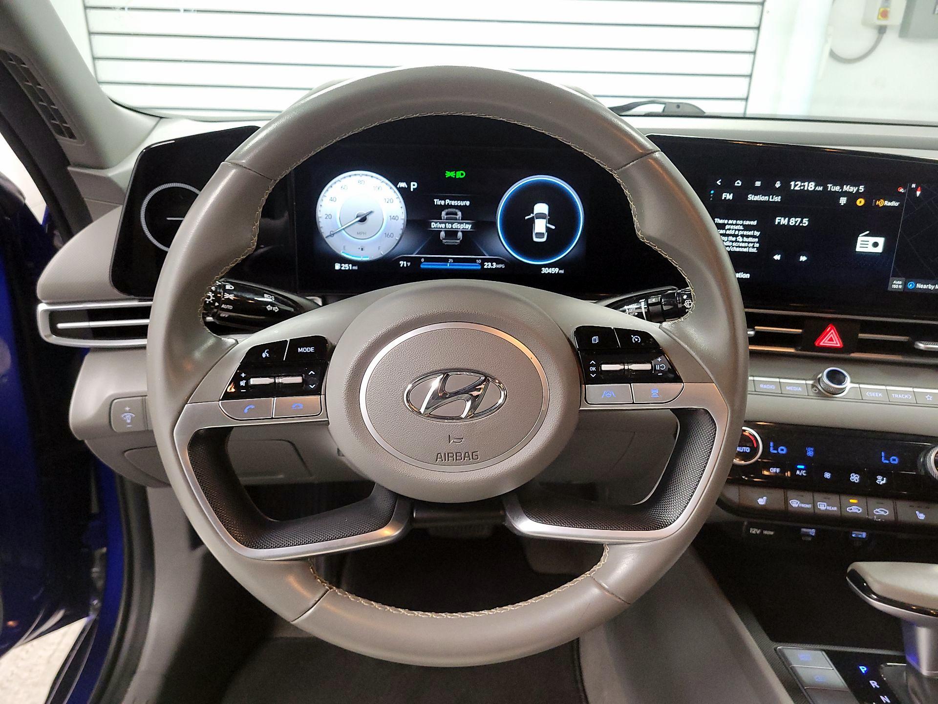 Thumbnail: 2023 Hyundai Elantra - 10