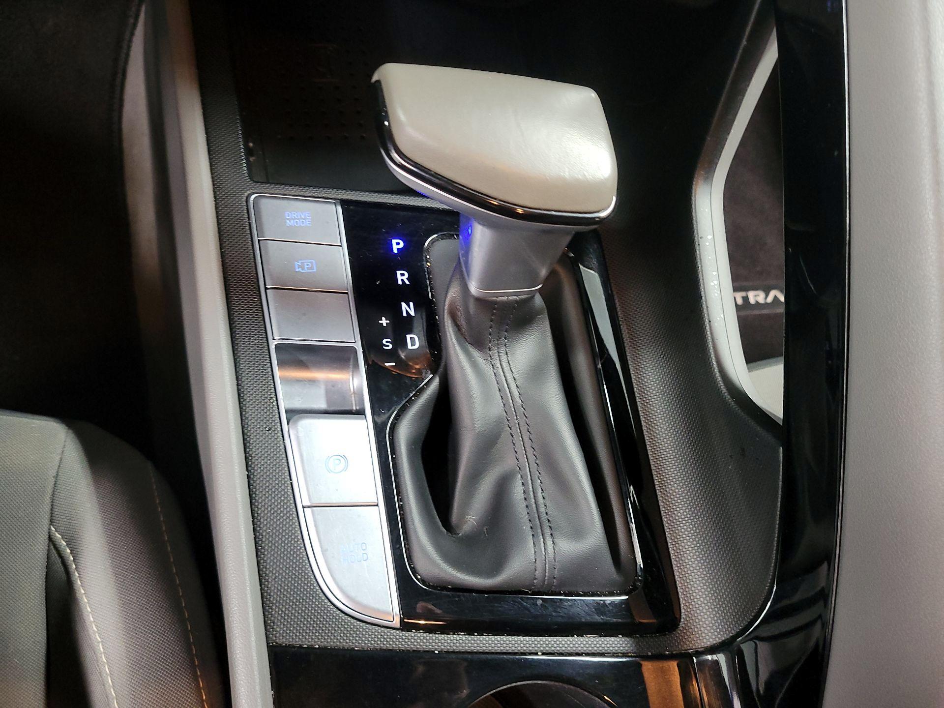 Thumbnail: 2023 Hyundai Elantra - 15