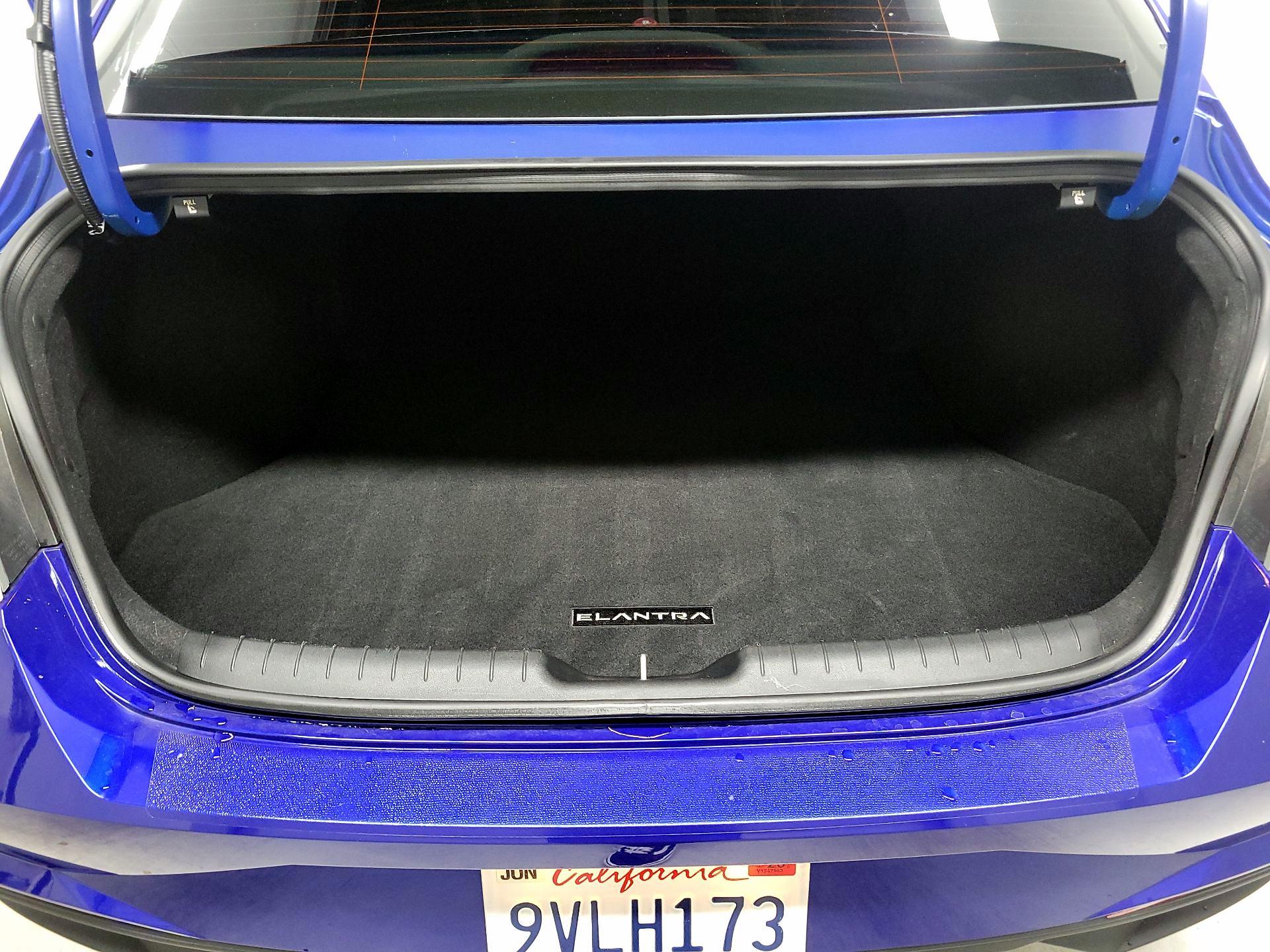 Thumbnail: 2023 Hyundai Elantra - 17