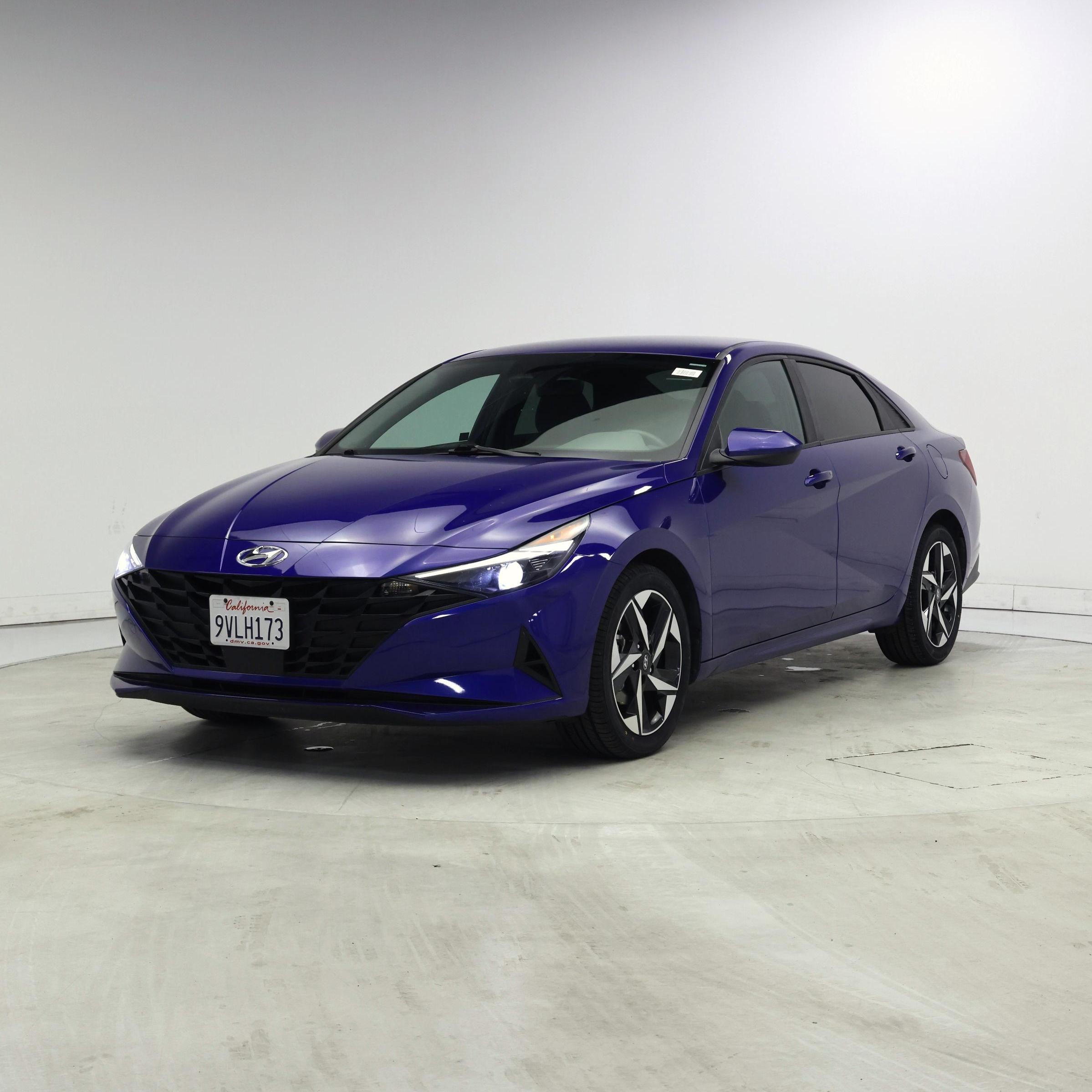 Thumbnail: 2023 Hyundai Elantra - 4