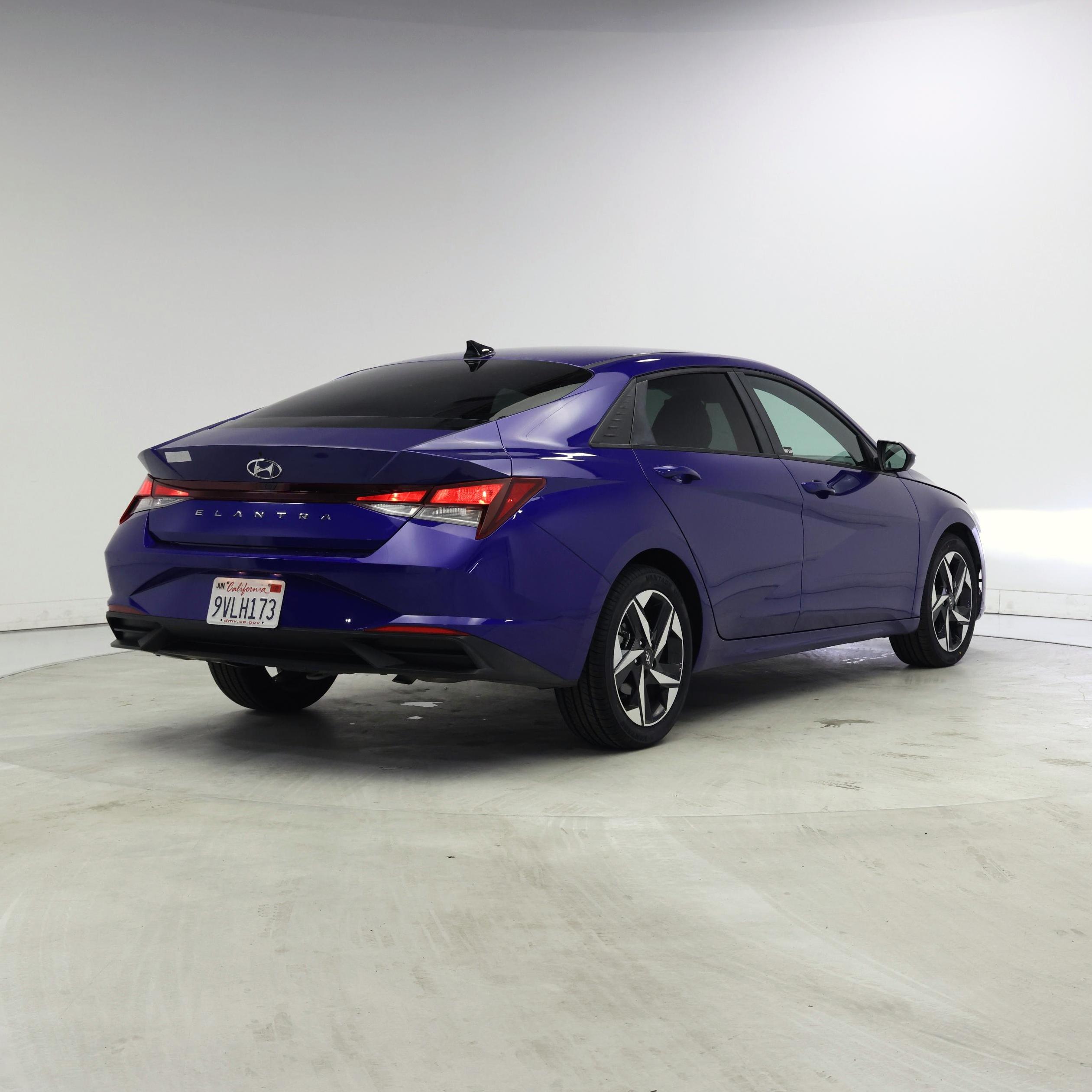 Thumbnail: 2023 Hyundai Elantra - 8