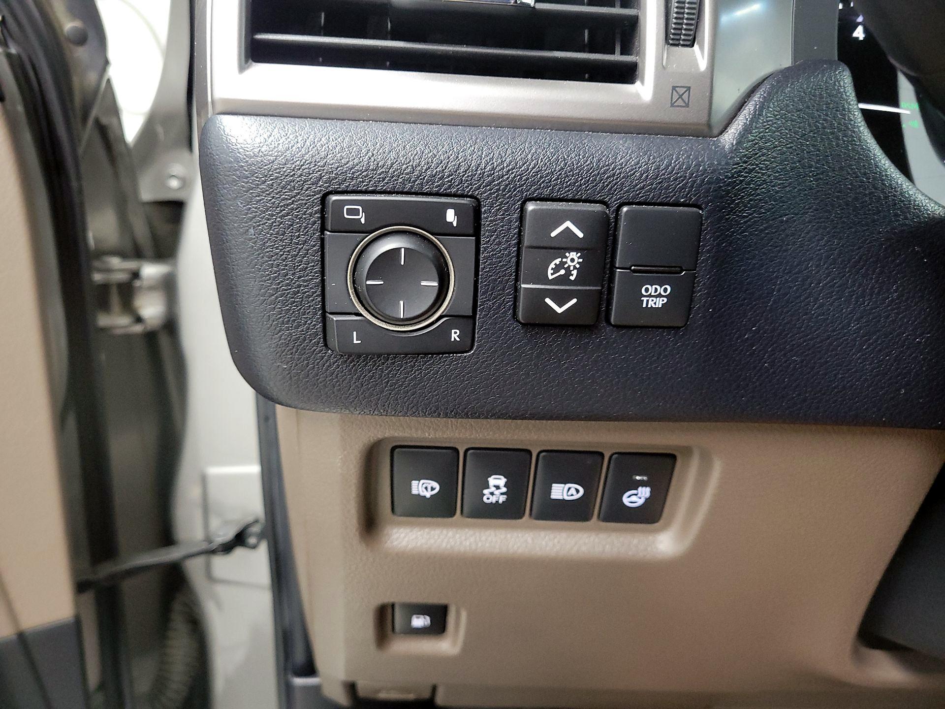 Thumbnail: 2022 Lexus GX - 13