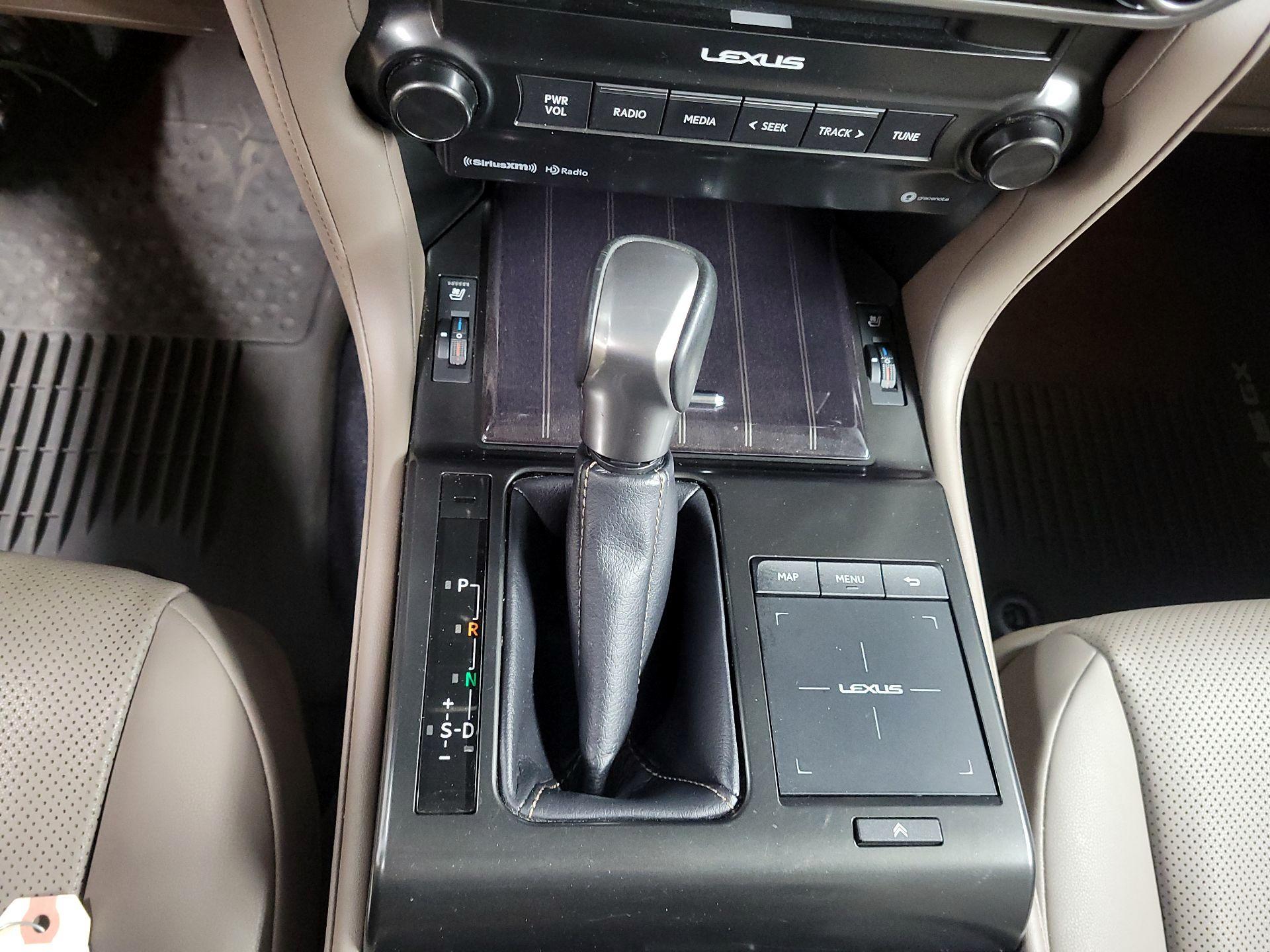 Thumbnail: 2022 Lexus GX - 18