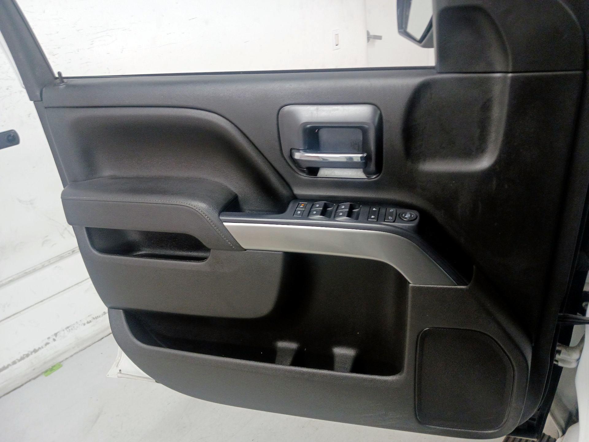 Thumbnail: 2015 Chevrolet Silverado 1500 - 12