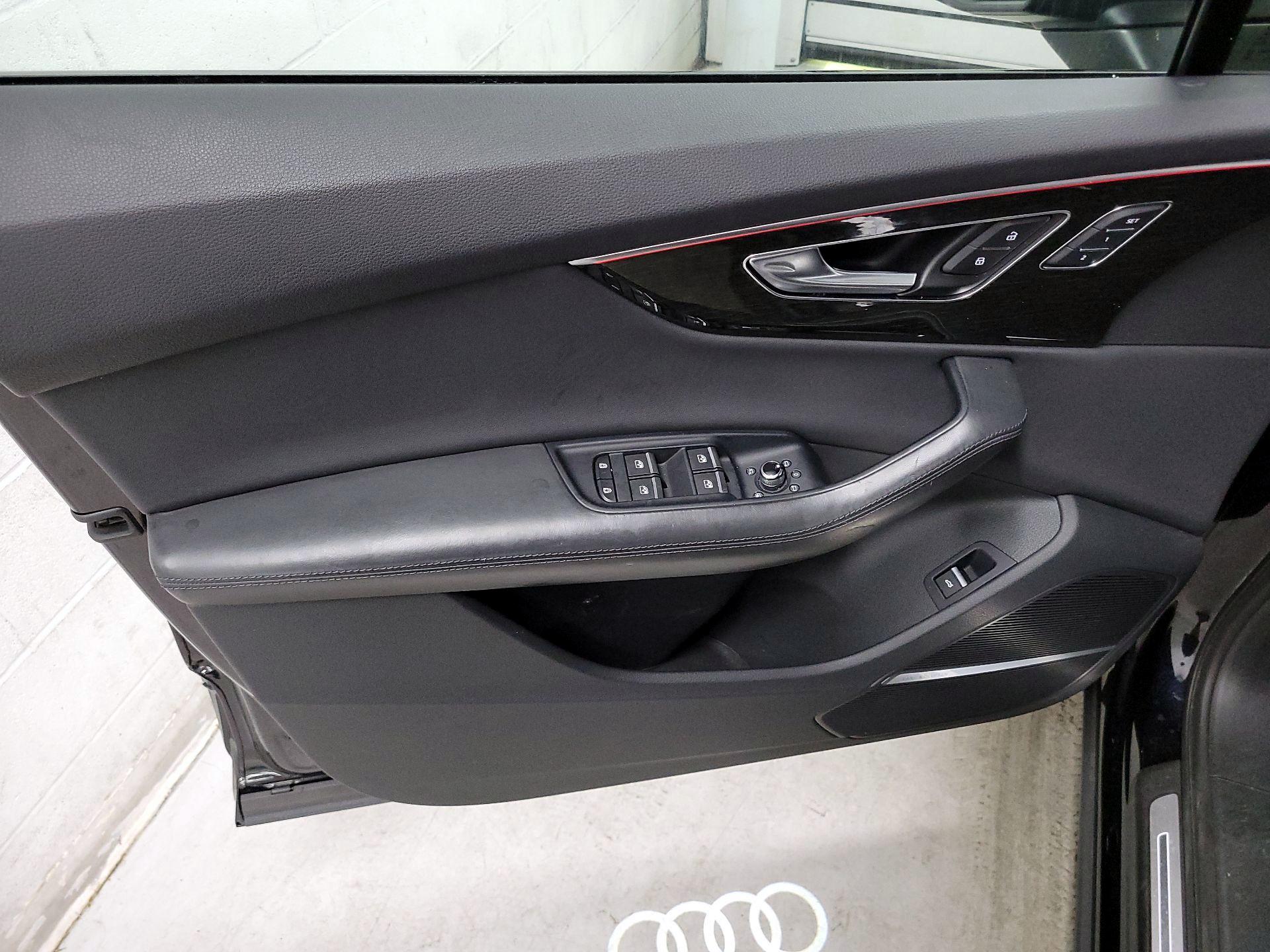 Thumbnail: 2021 Audi Q7 - 12