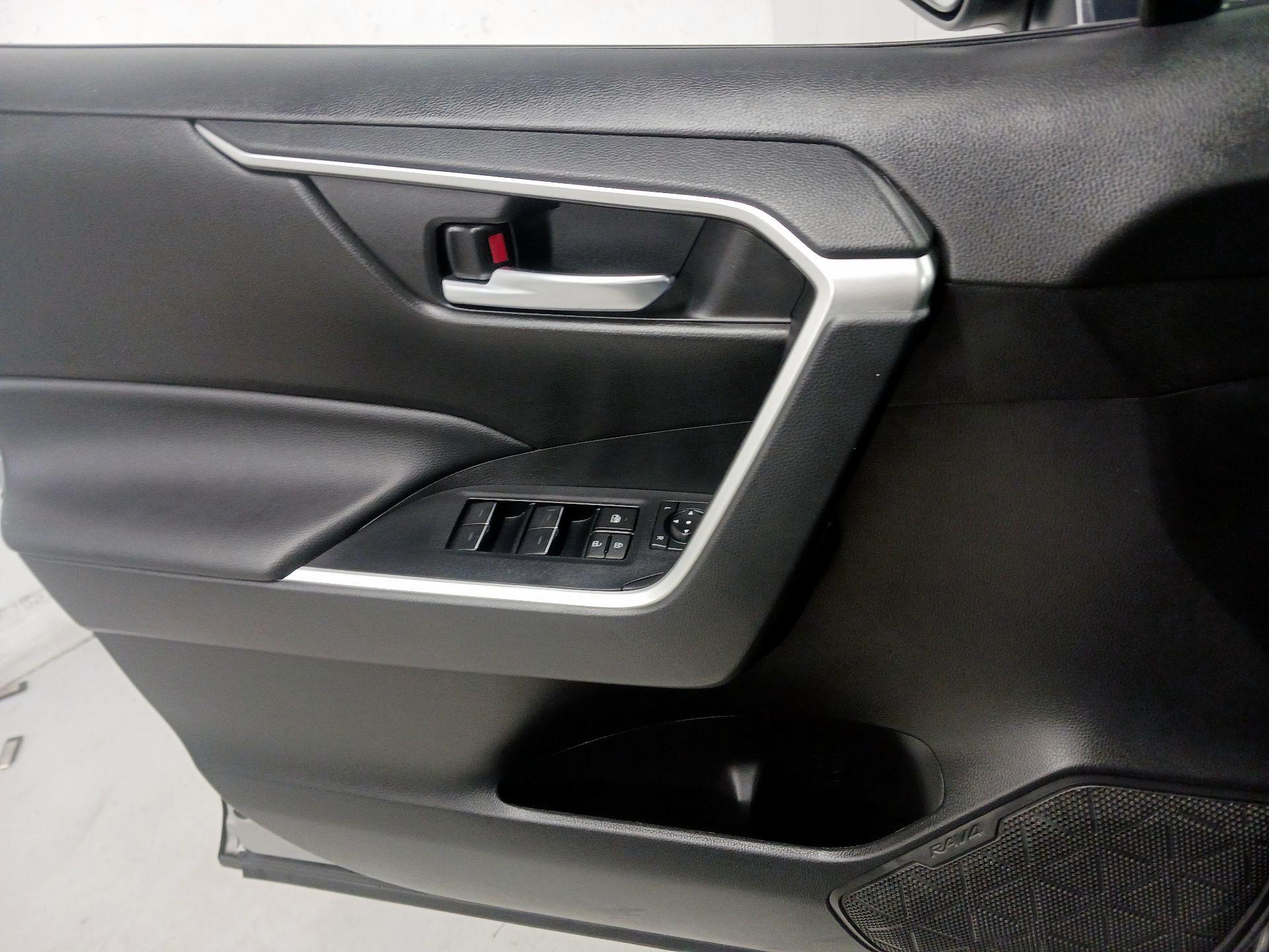 Thumbnail: 2023 Toyota RAV4 - 12