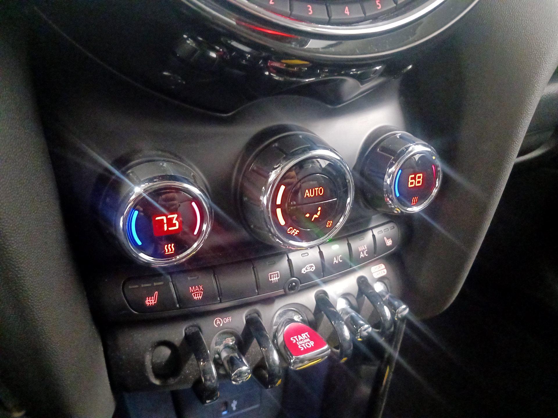 Thumbnail: 2021 MINI Cooper Hardtop - 14