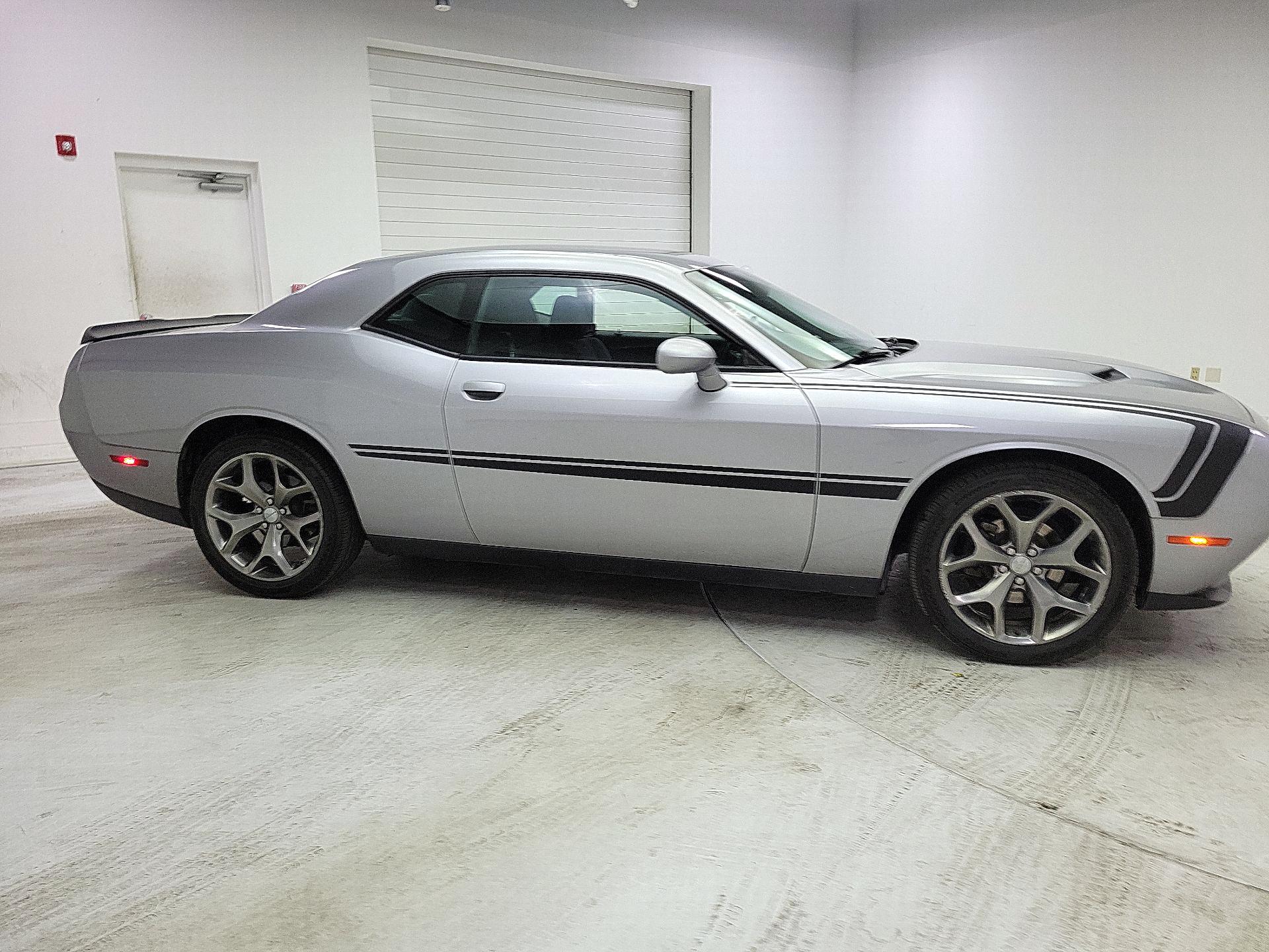 Thumbnail: 2016 Dodge Challenger - 4