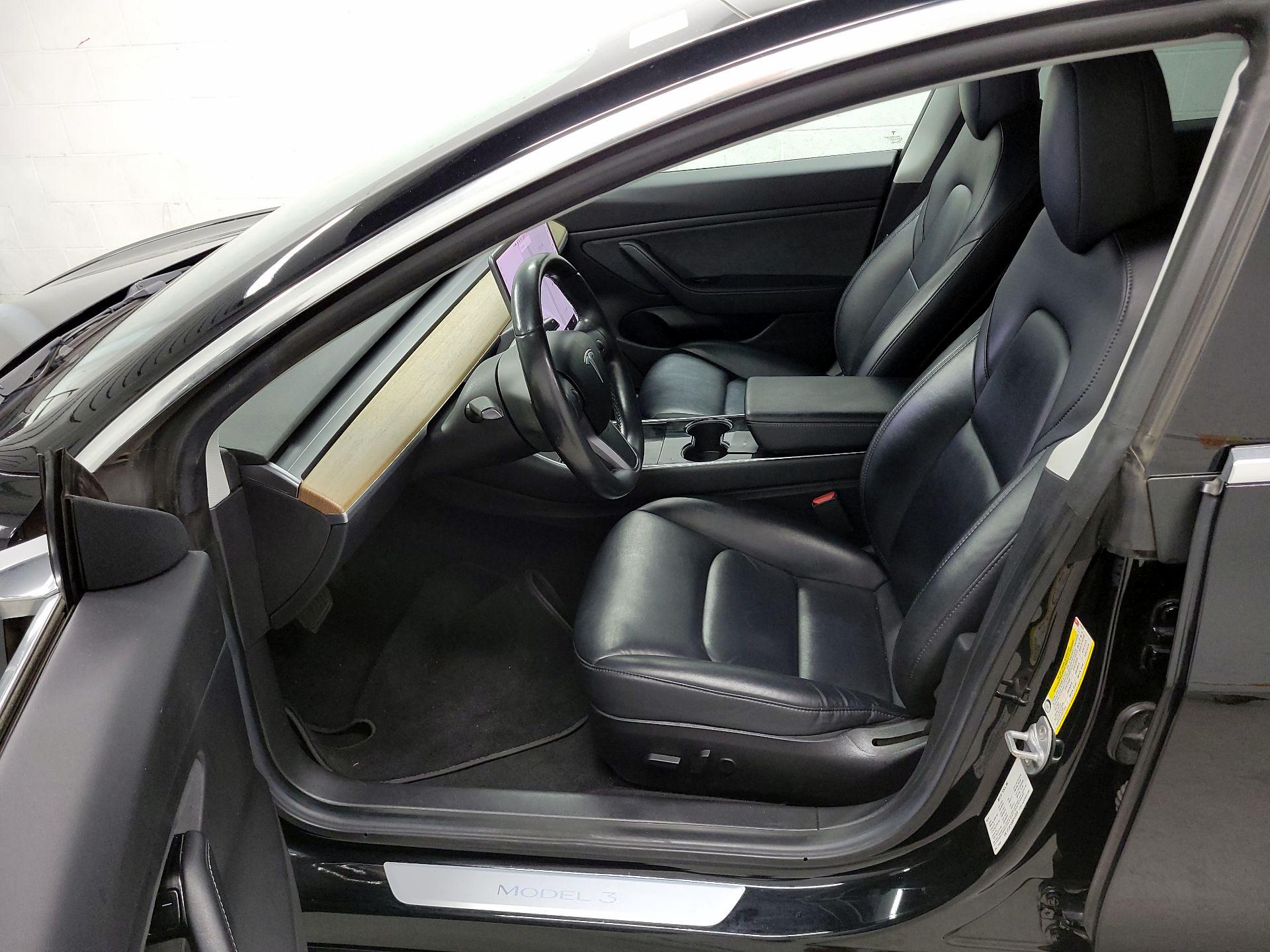 Thumbnail: 2019 Tesla Model 3 - 11