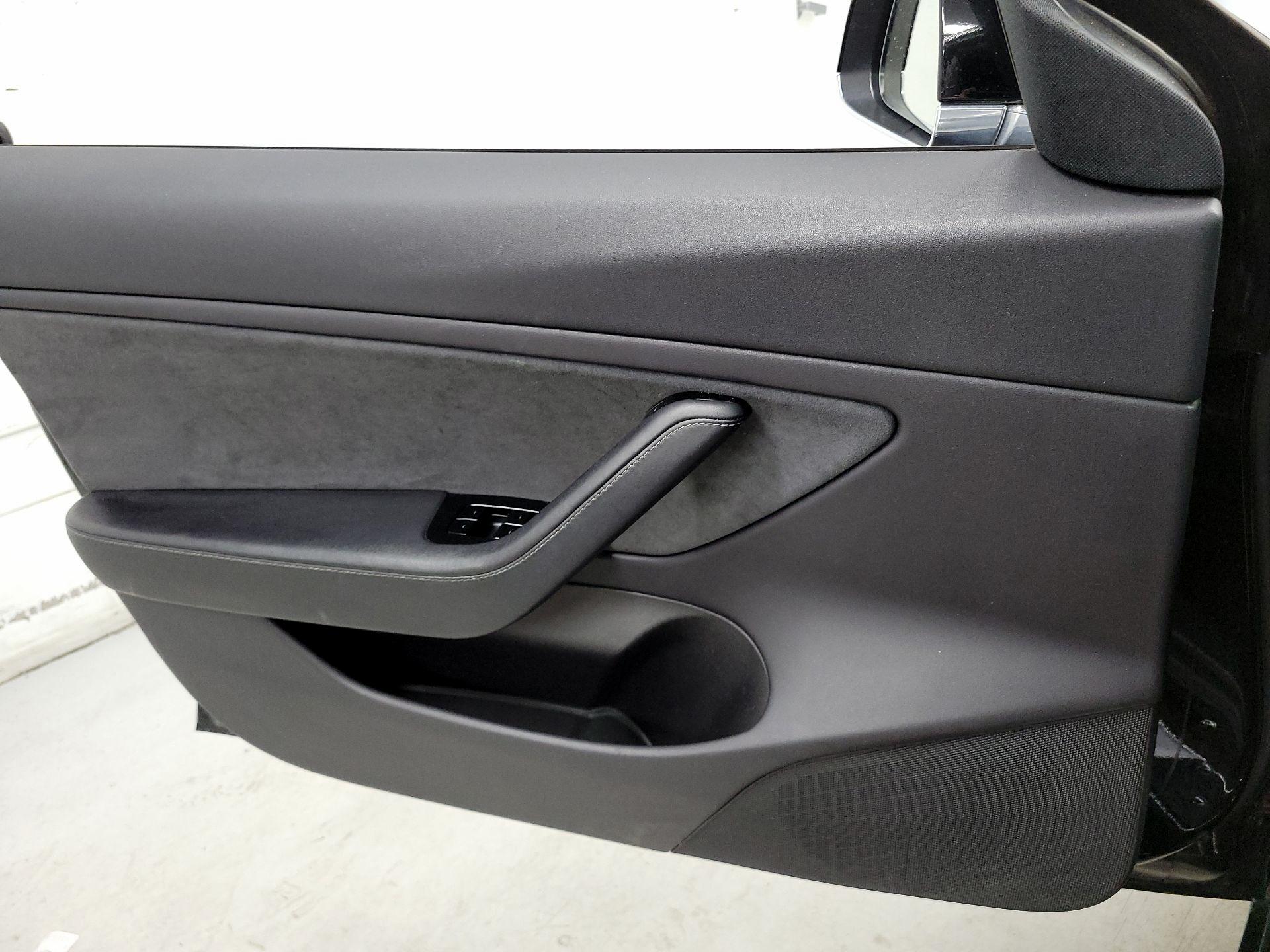 Thumbnail: 2019 Tesla Model 3 - 12