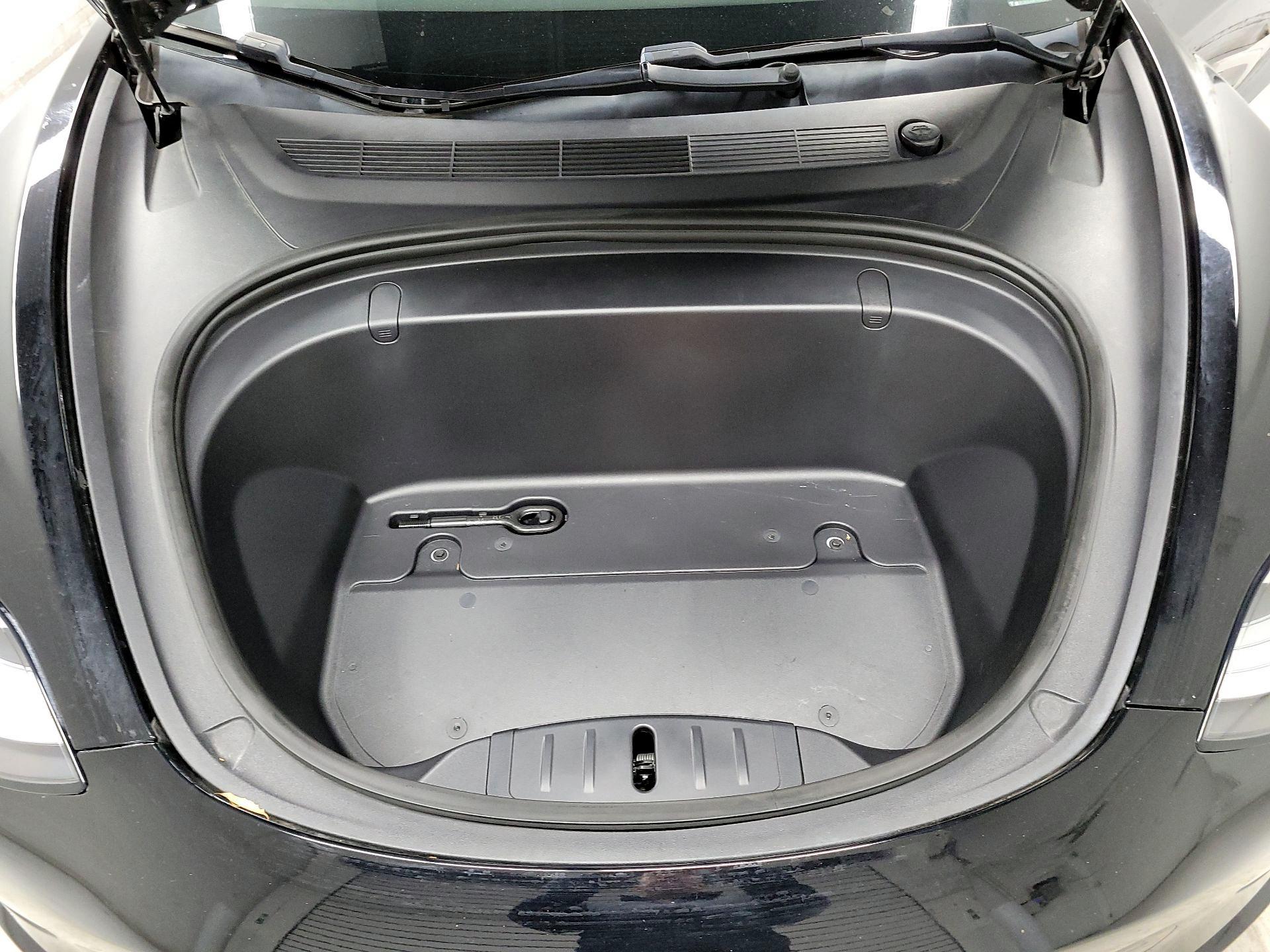 Thumbnail: 2019 Tesla Model 3 - 20