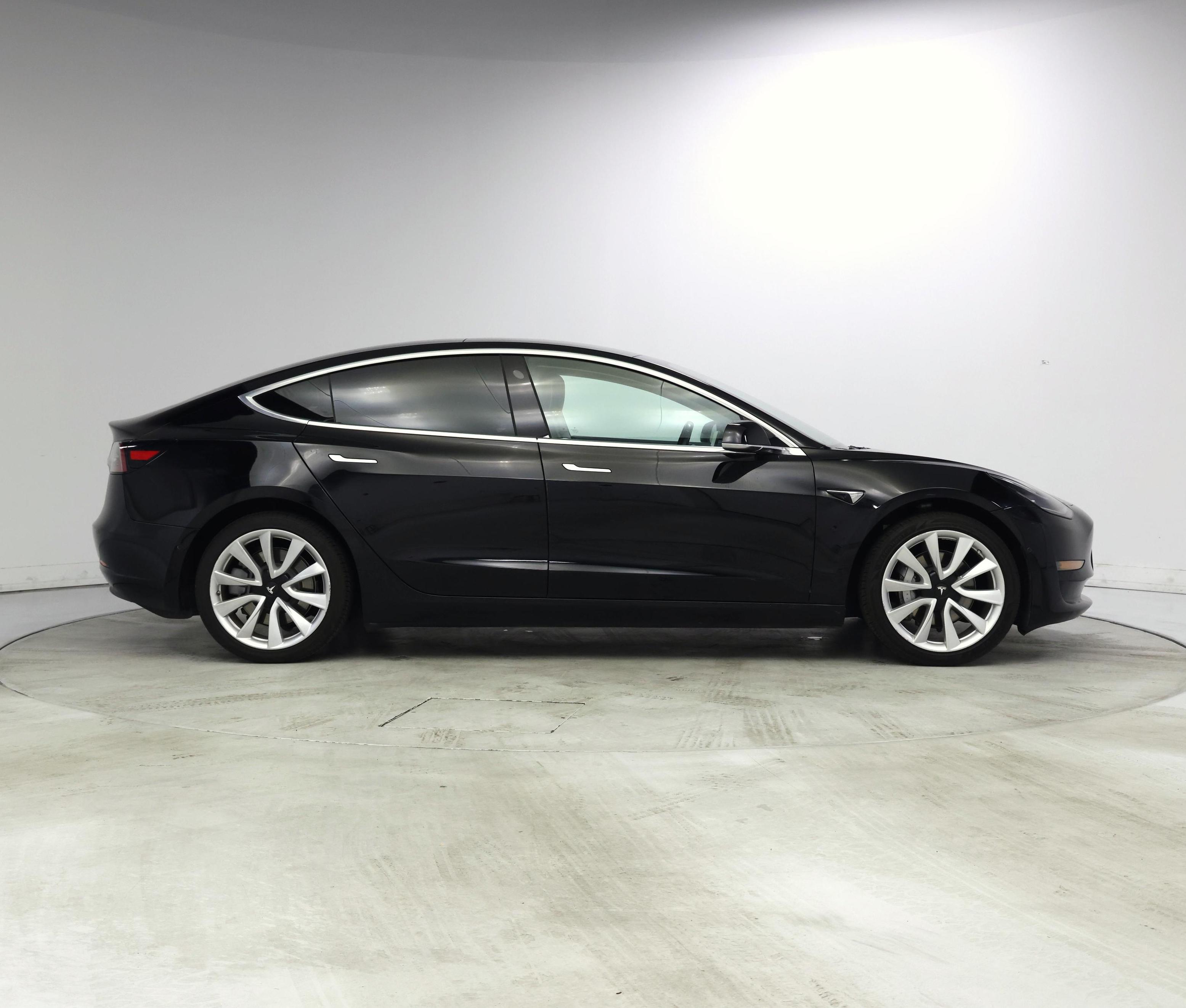 Thumbnail: 2019 Tesla Model 3 - 7