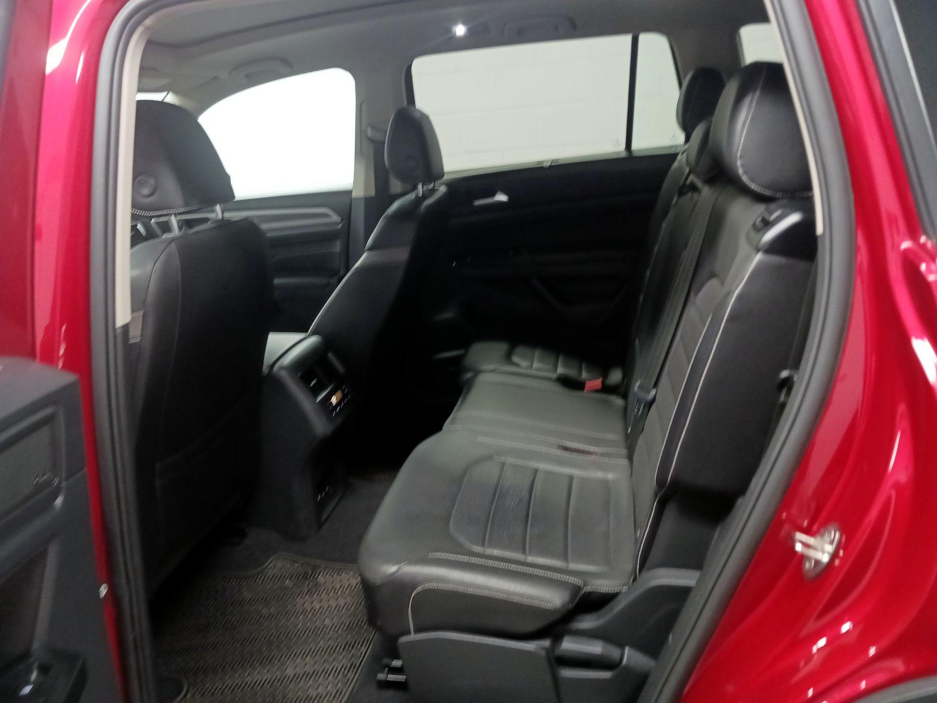 Thumbnail: 2021 Volkswagen Atlas - 16