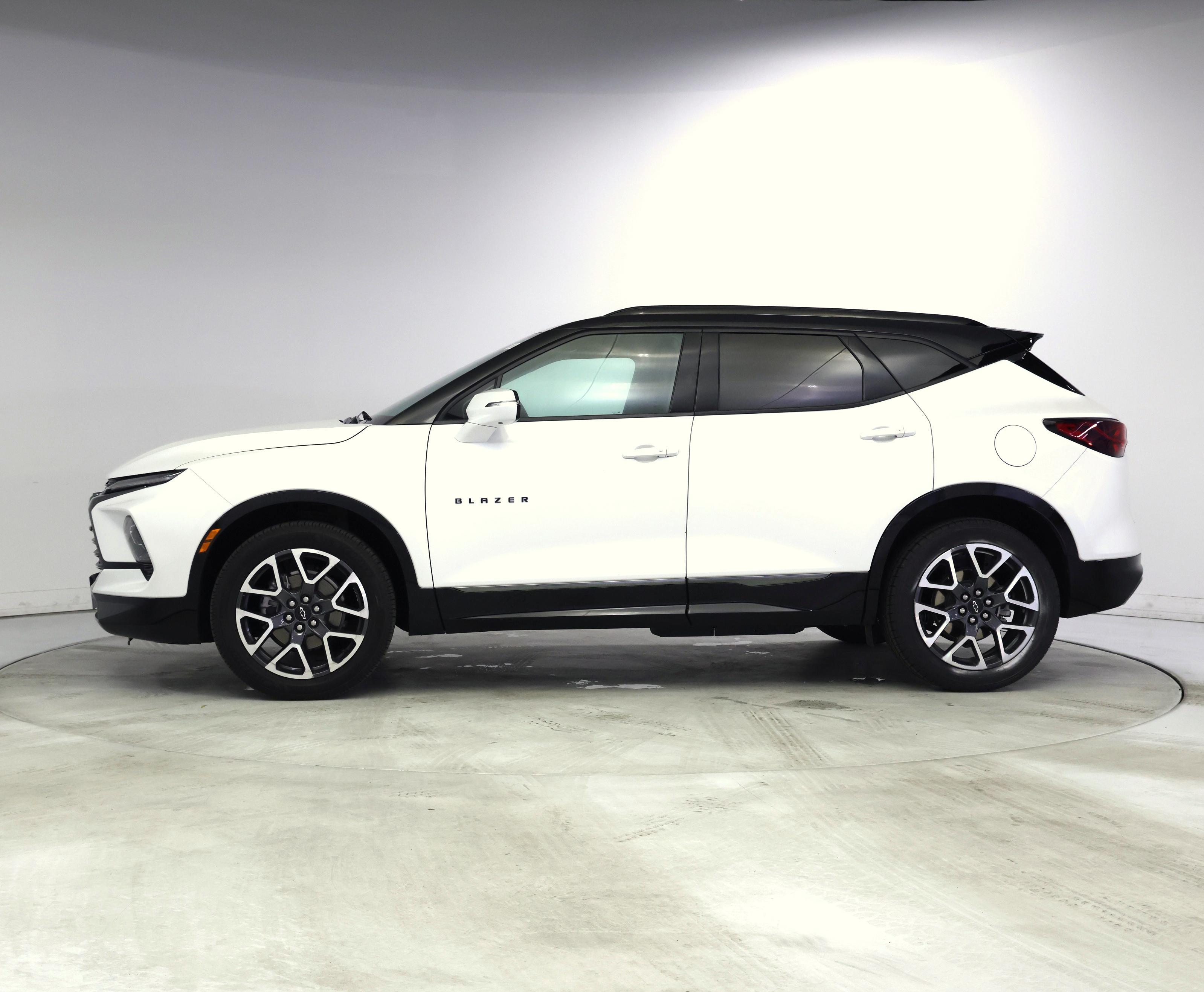 Thumbnail: 2023 Chevrolet Blazer - 3
