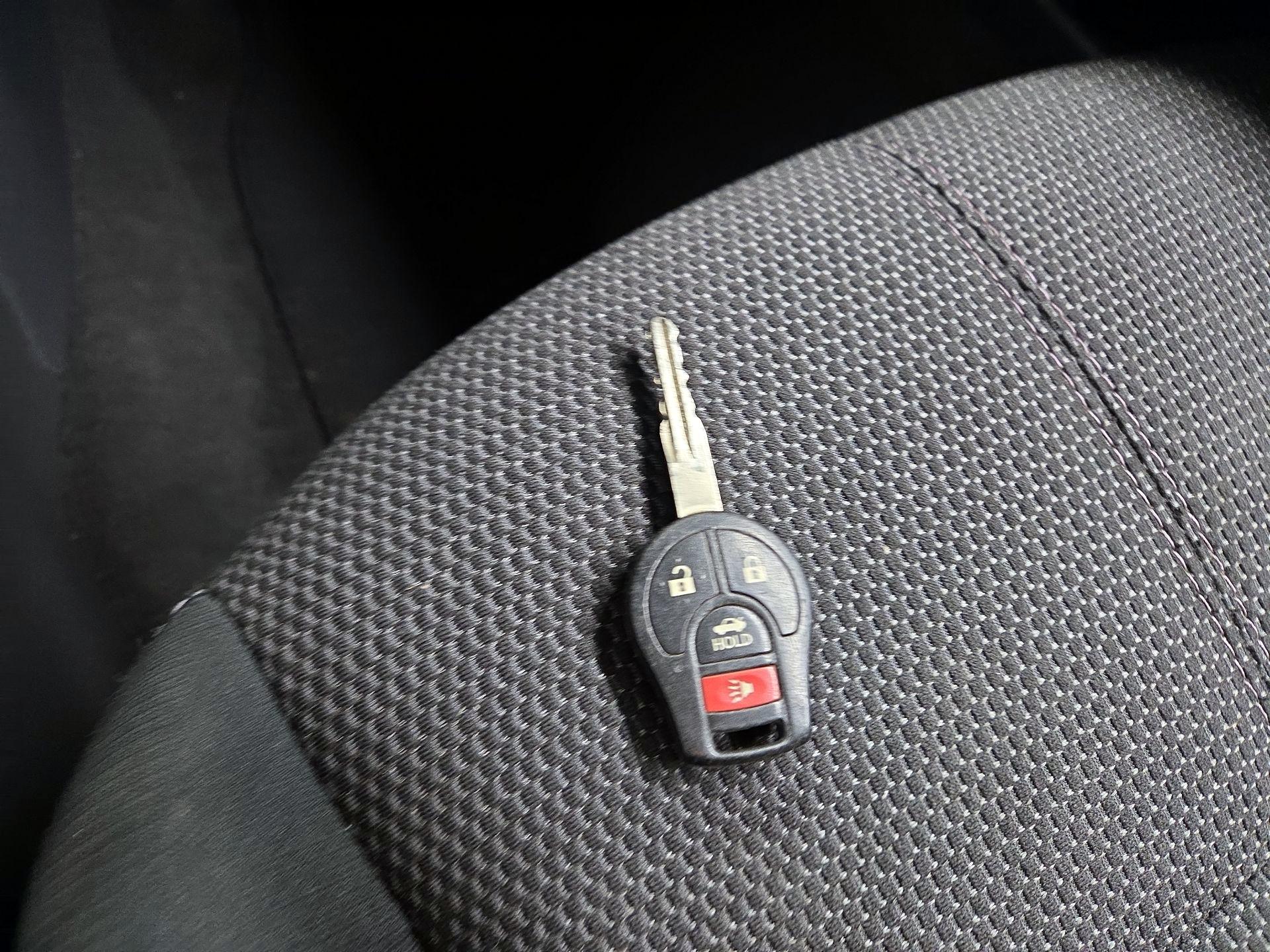 Thumbnail: 2018 Nissan Sentra - 18