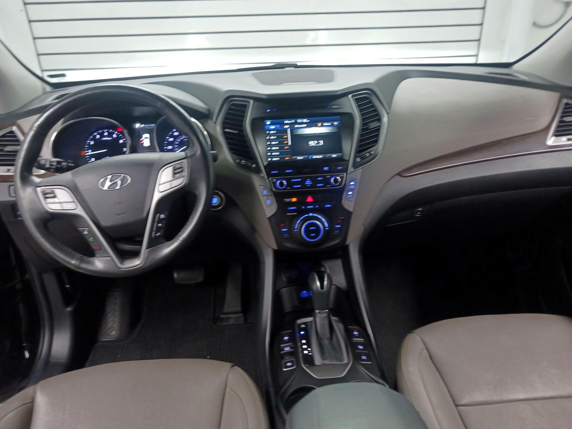 Thumbnail: 2017 Hyundai Santa Fe - 9