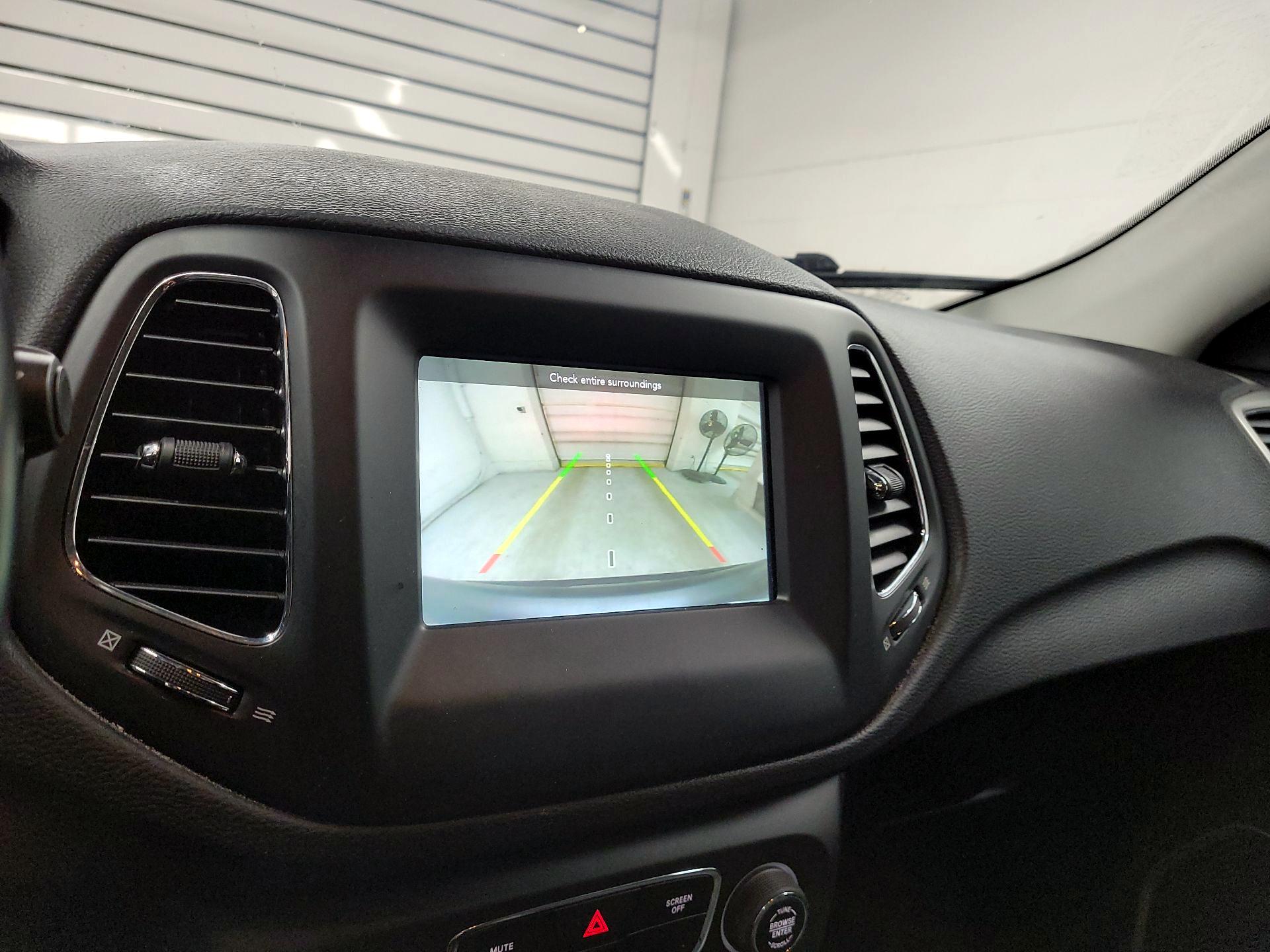 Thumbnail: 2020 Jeep Compass - 14