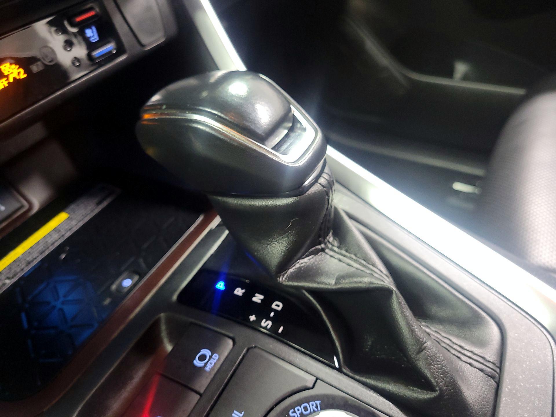 Thumbnail: 2020 Toyota RAV4 - 15