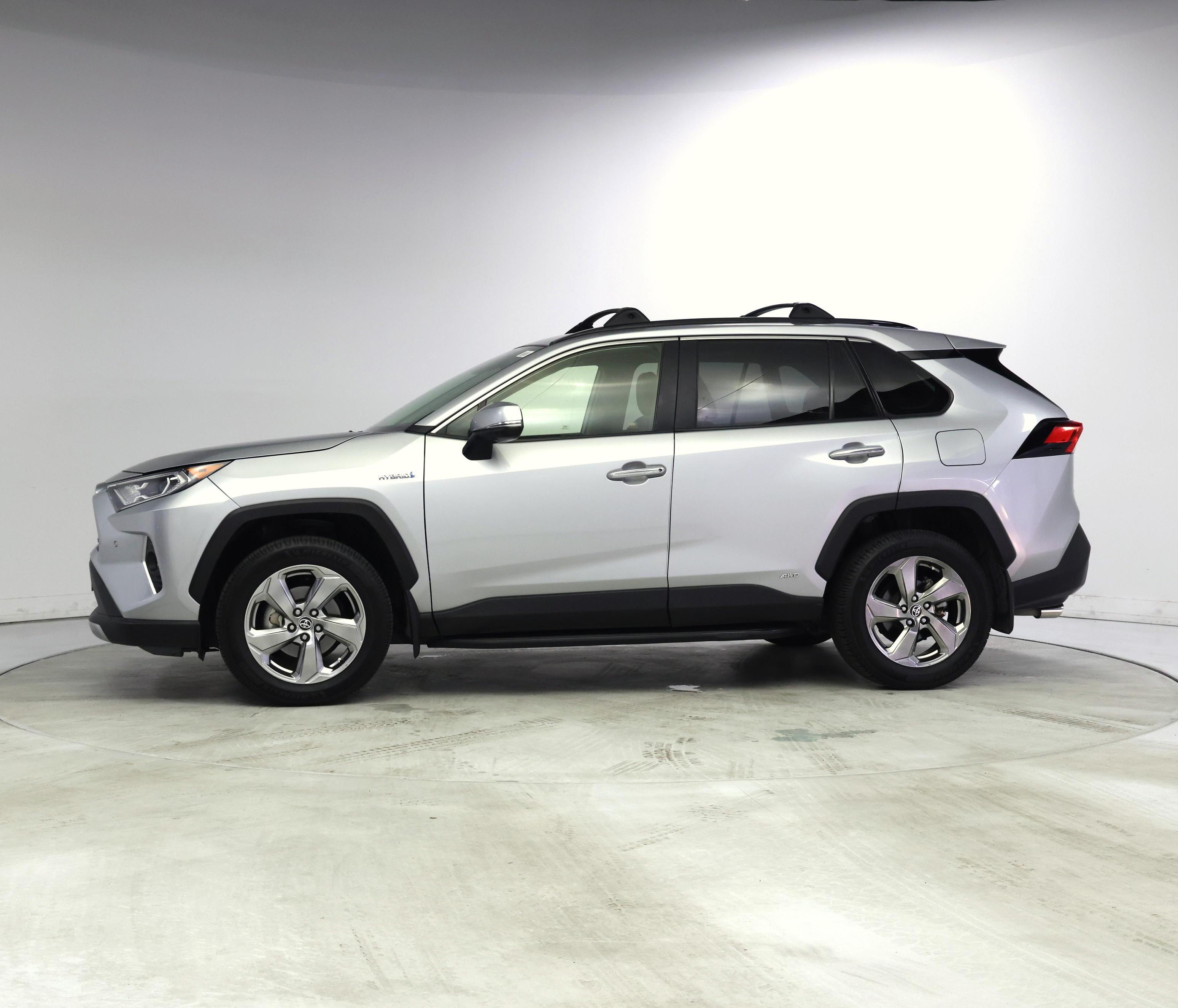 Thumbnail: 2020 Toyota RAV4 - 3