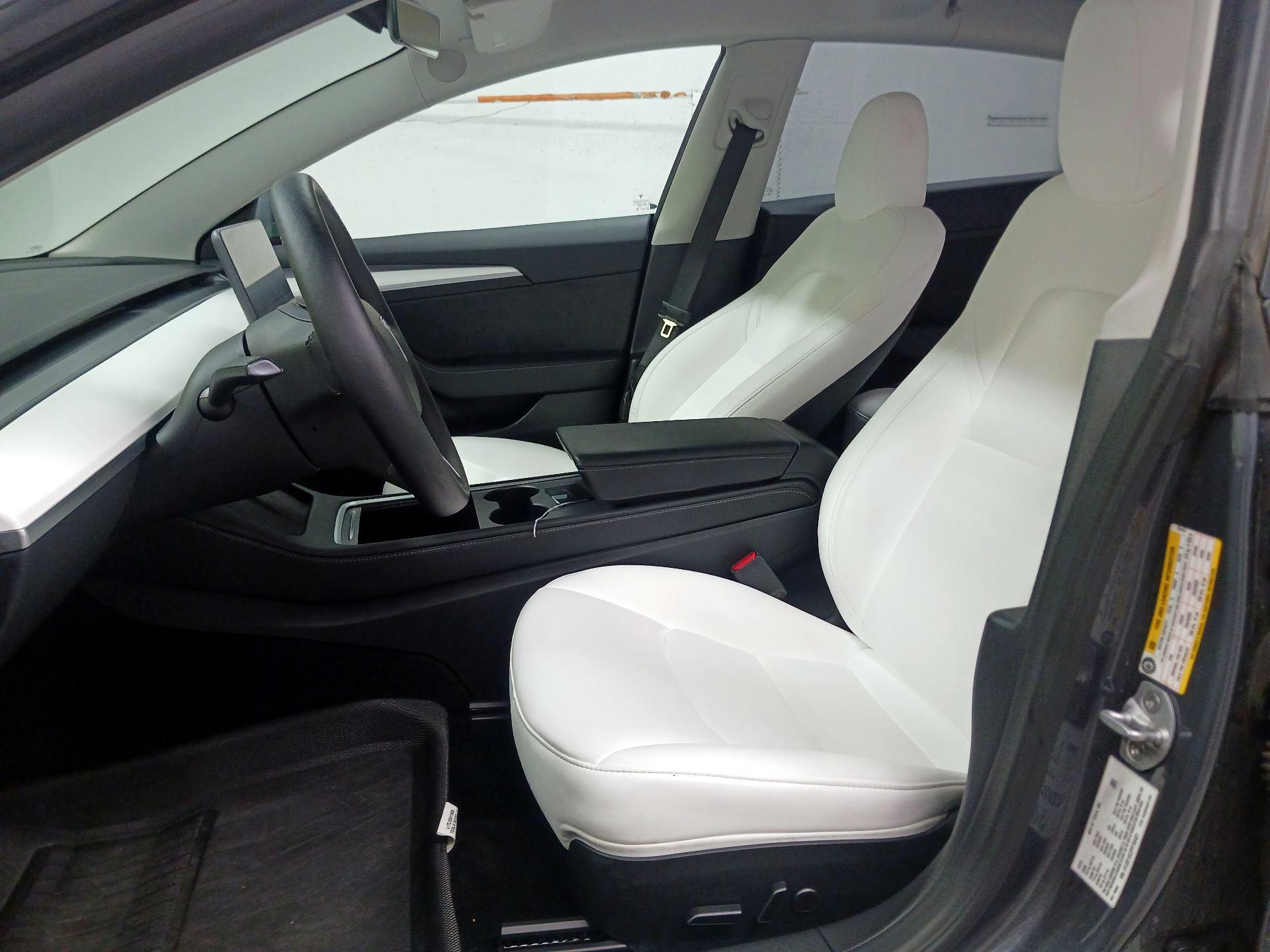 Thumbnail: 2023 Tesla Model 3 - 11