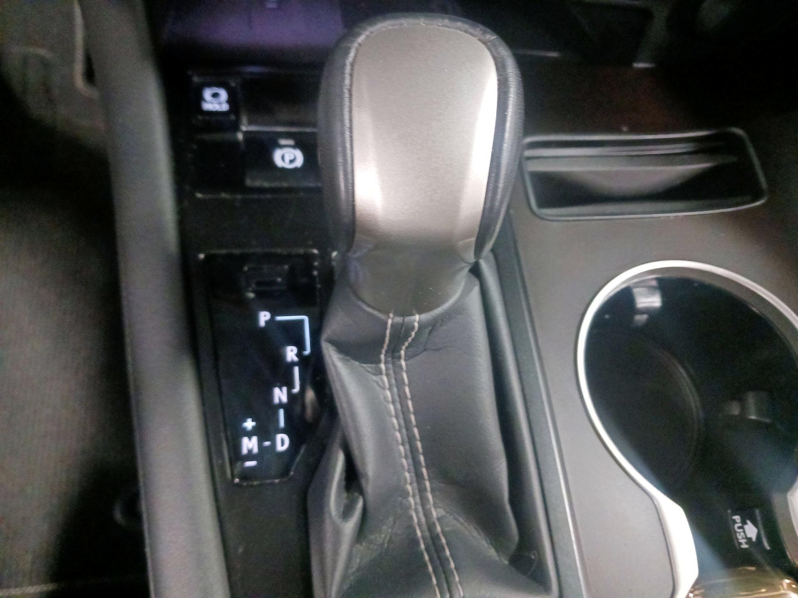 2022 Lexus RX 350 - Photo 16