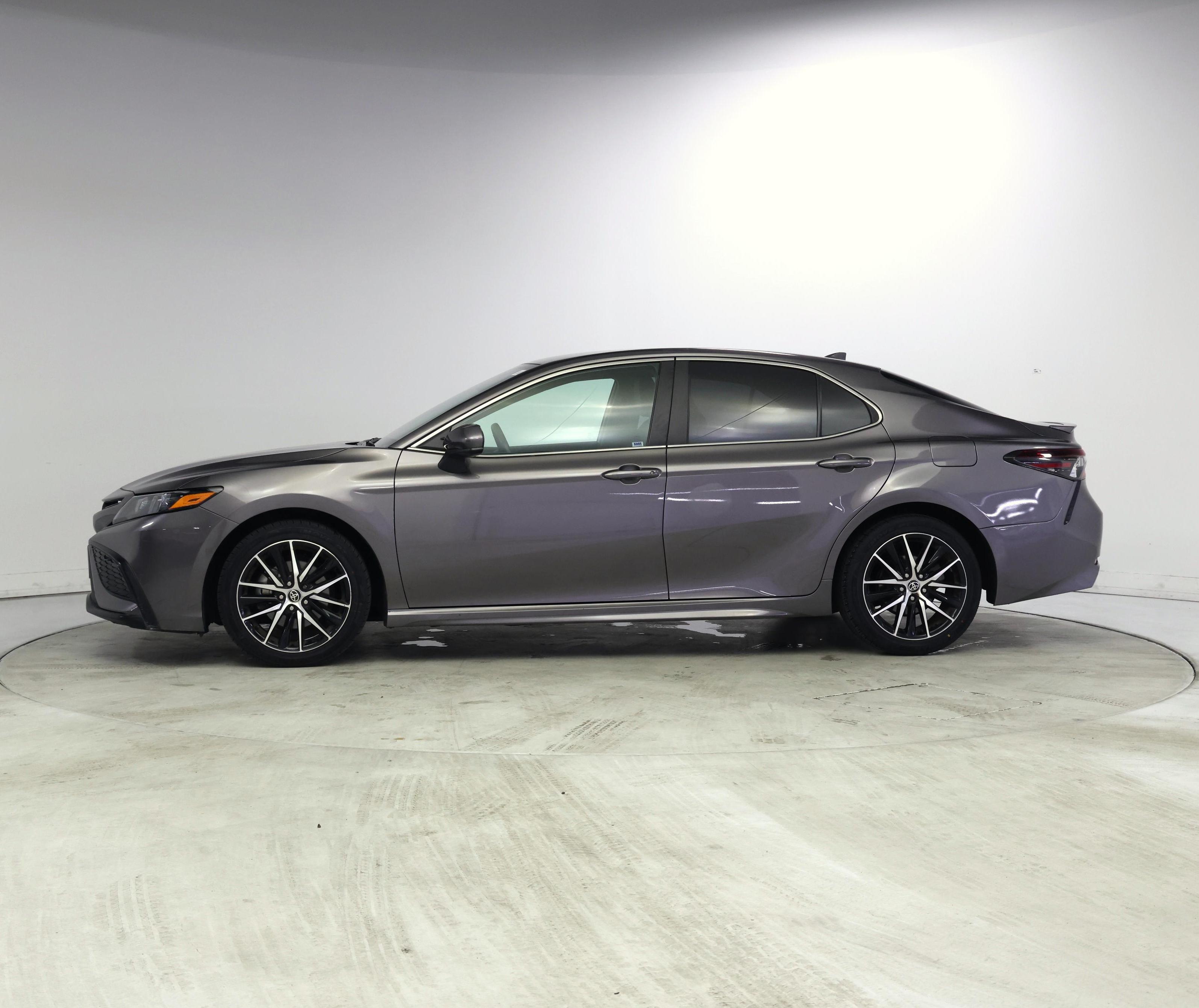 Thumbnail: 2021 Toyota Camry - 3