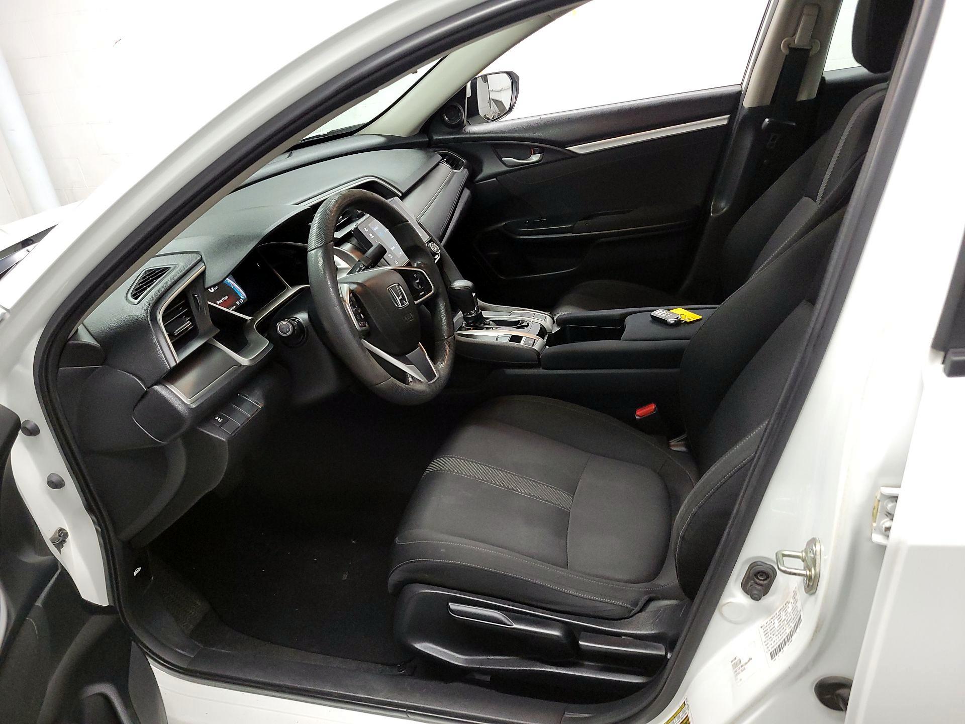 Thumbnail: 2016 Honda Civic - 11