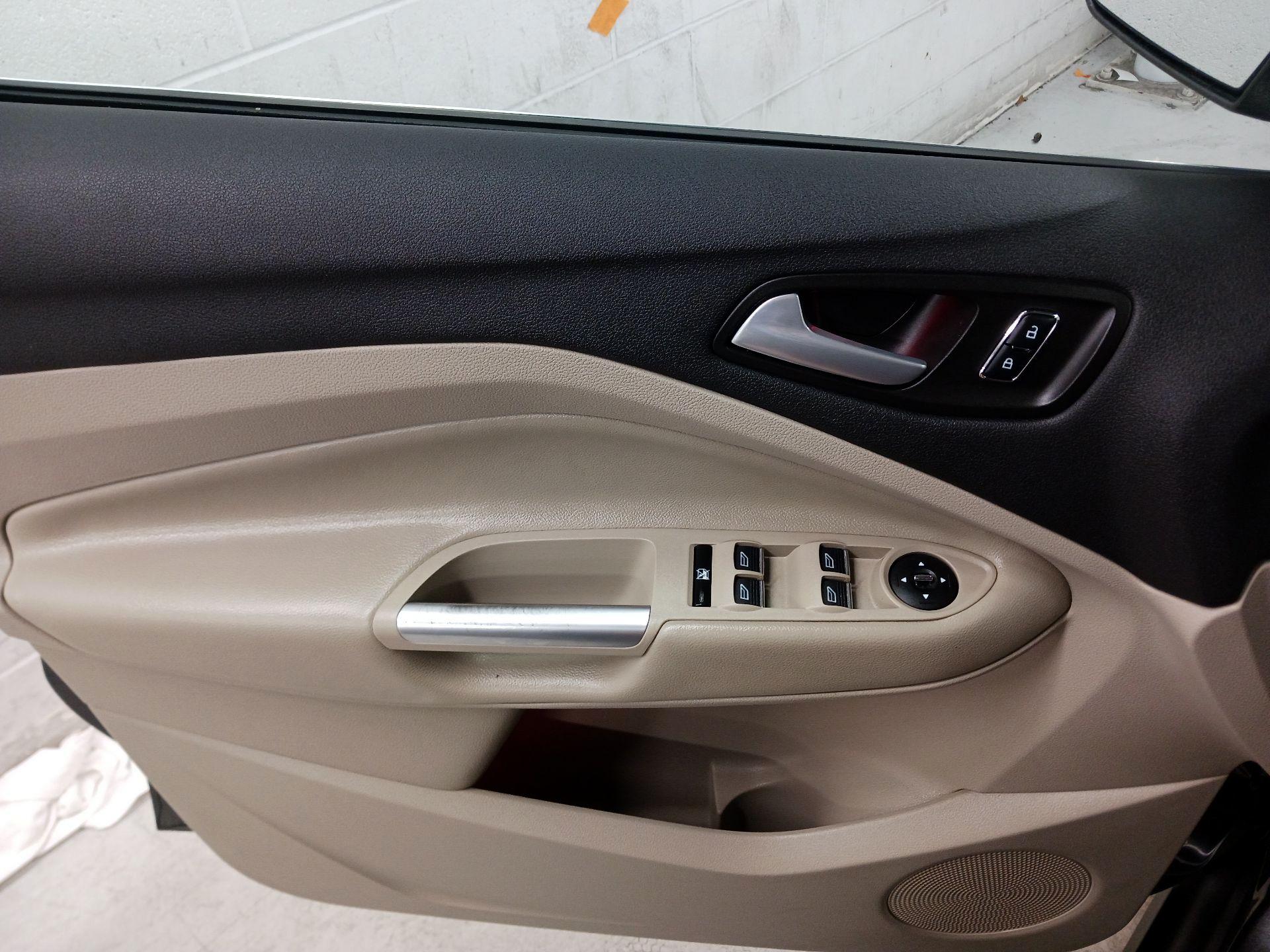 Thumbnail: 2015 Ford C-Max - 12