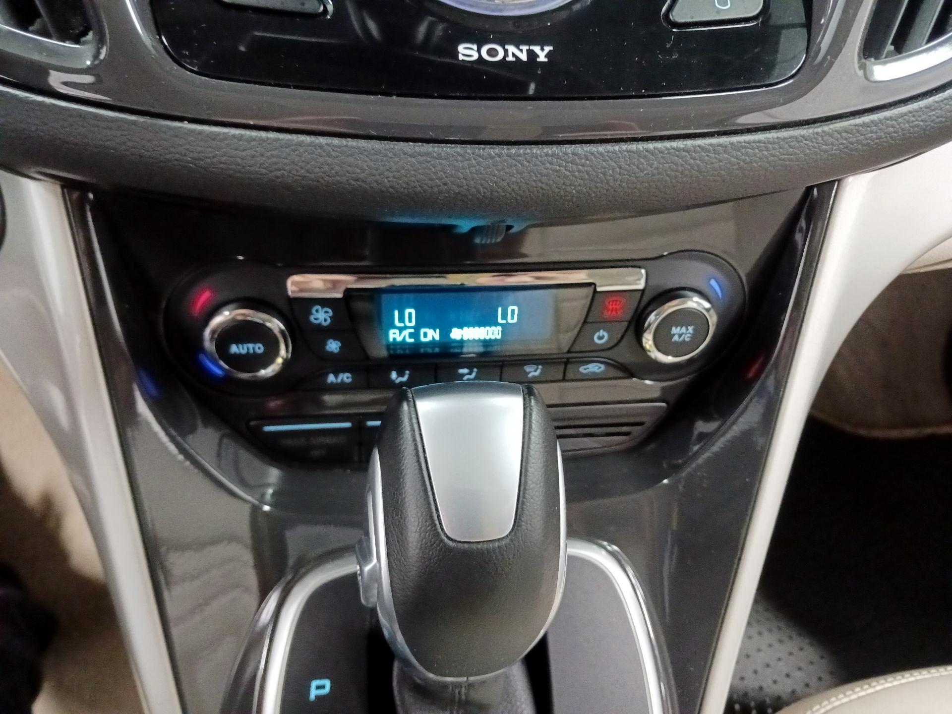 Thumbnail: 2015 Ford C-Max - 14