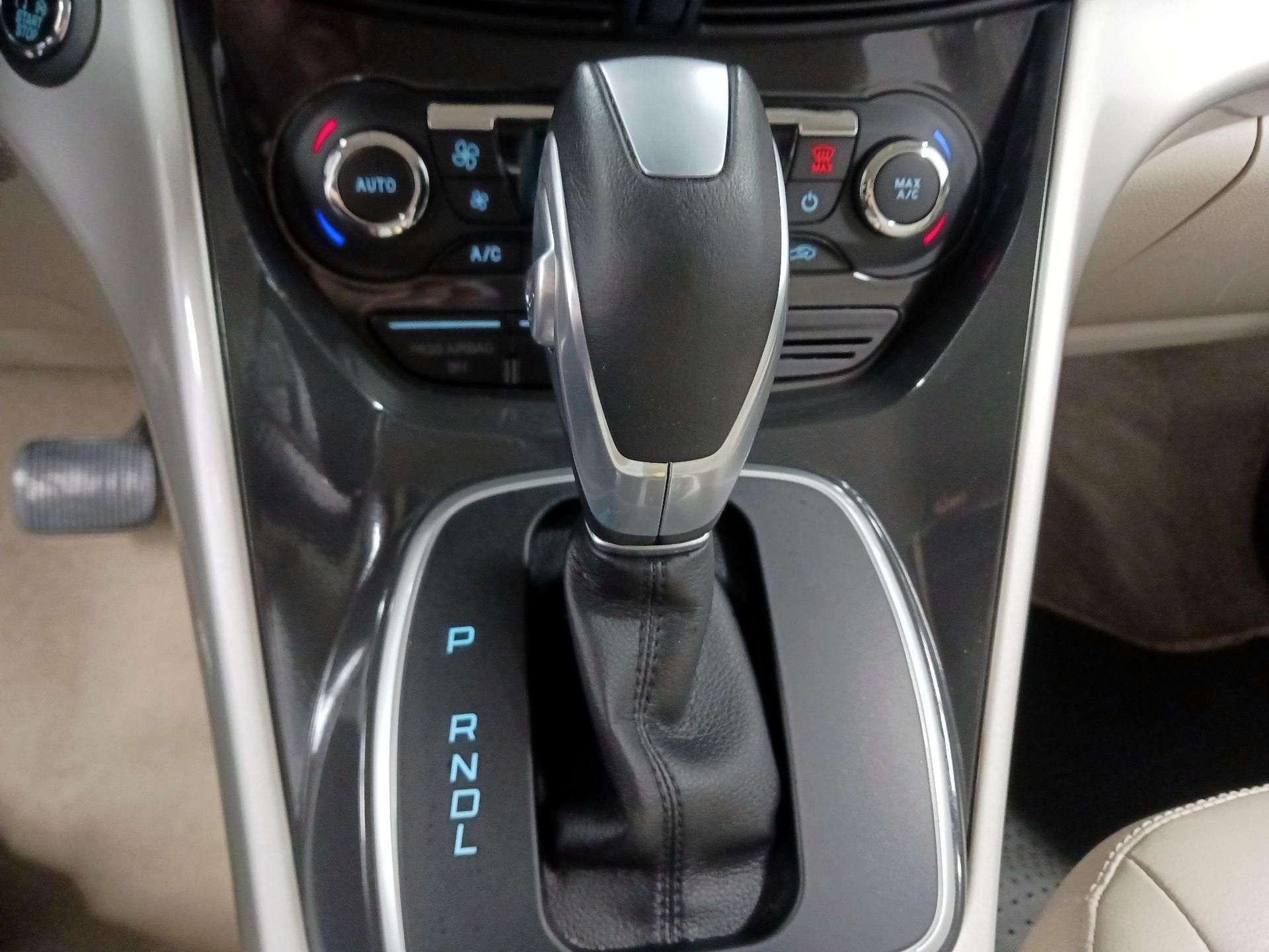 Thumbnail: 2015 Ford C-Max - 15