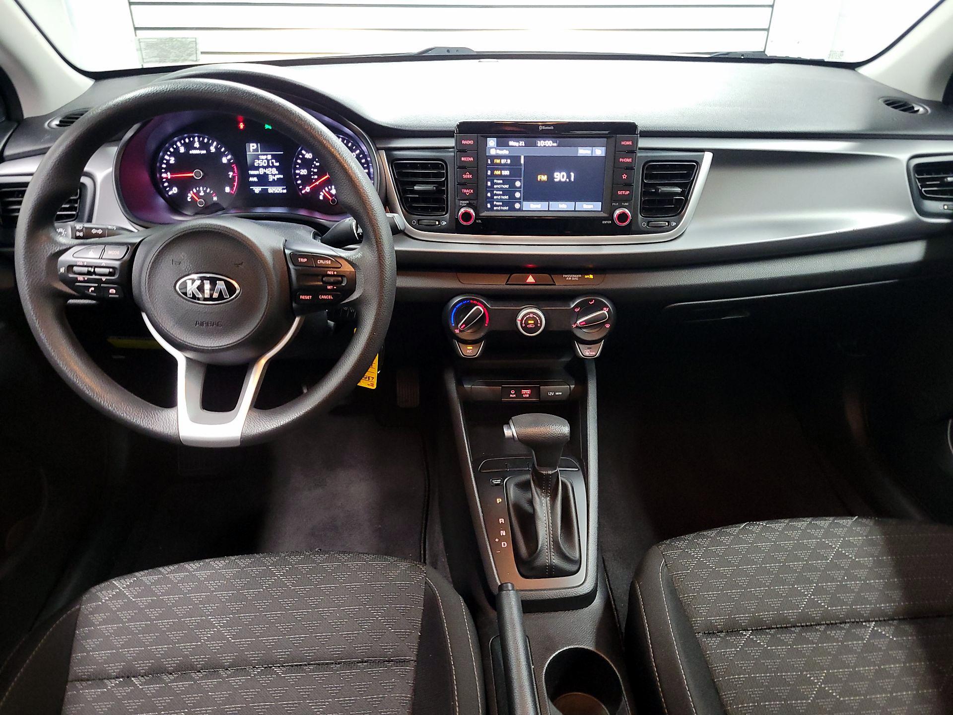 Thumbnail: 2020 Kia Rio - 8