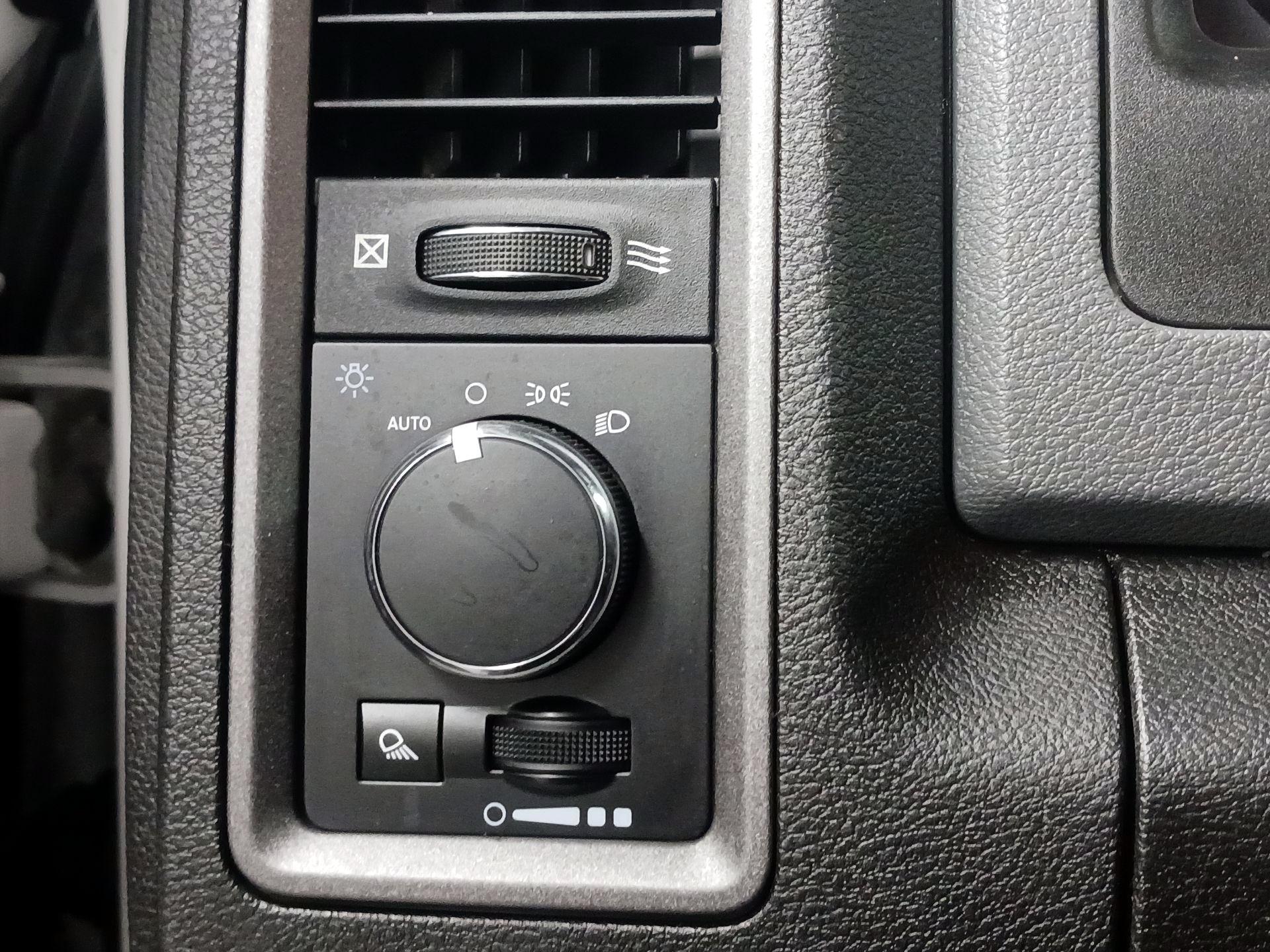 Thumbnail: 2019 RAM 1500 Classic - 11