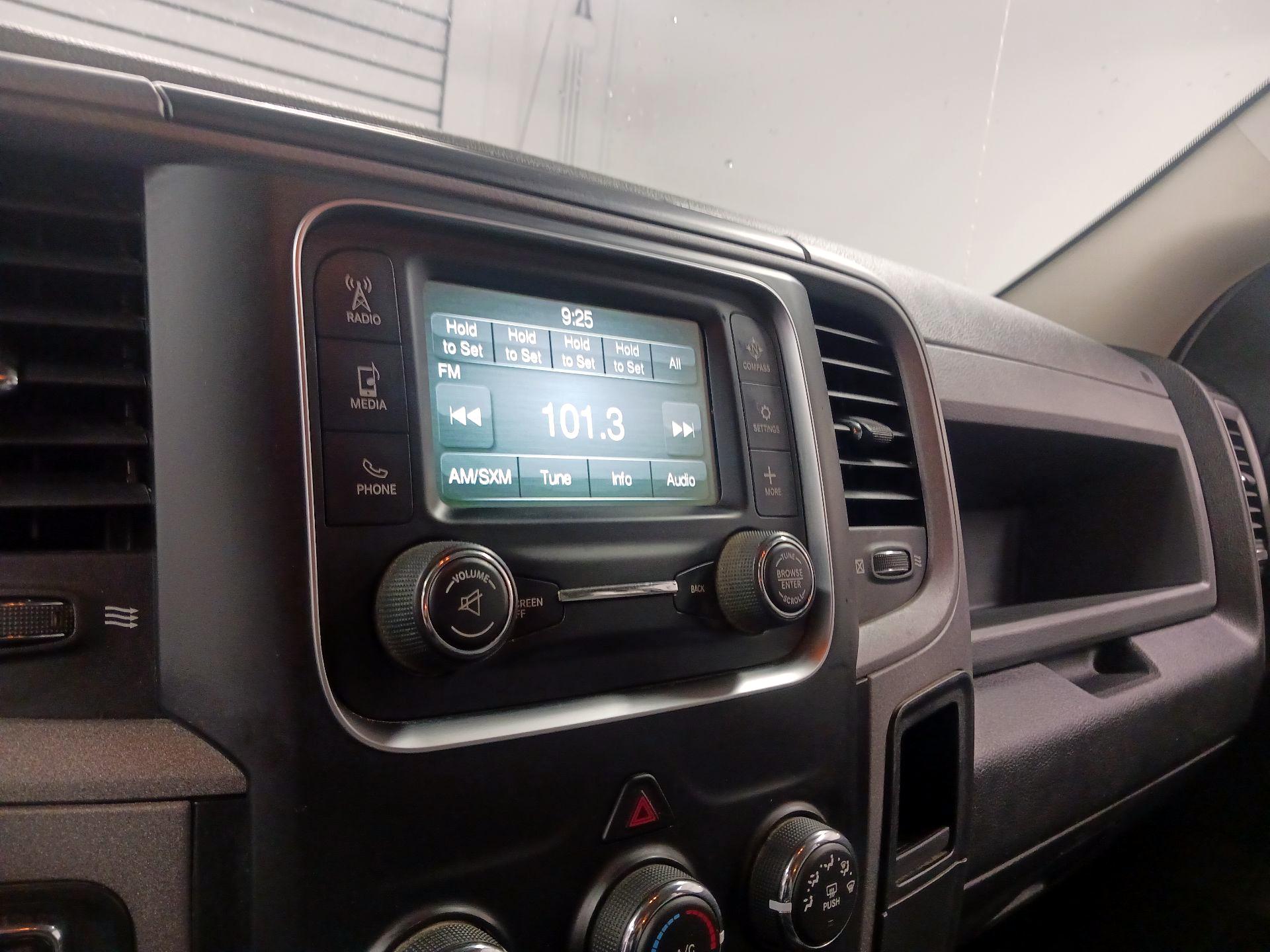 Thumbnail: 2019 RAM 1500 Classic - 13