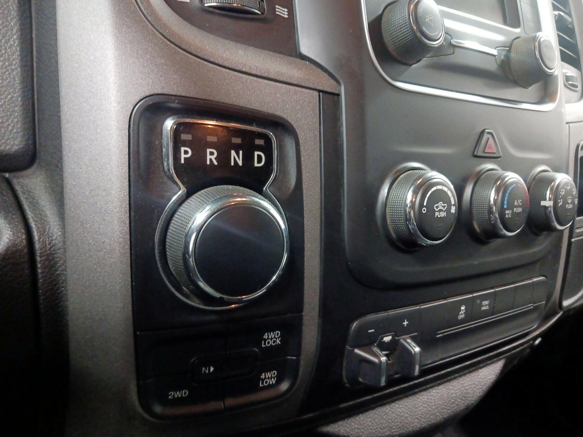Thumbnail: 2019 RAM 1500 Classic - 15
